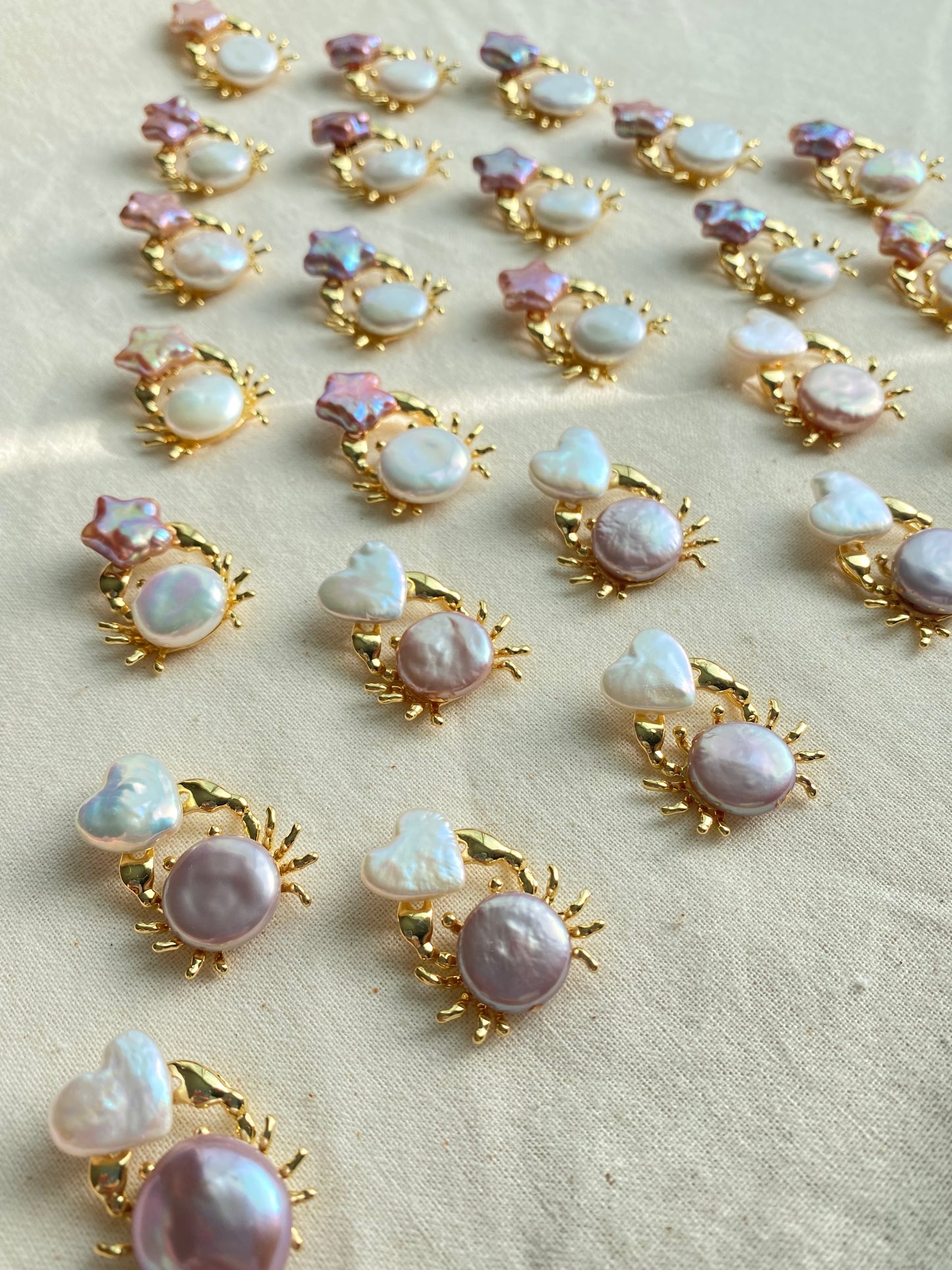 Celestial Crab Pearl Pendant – Gold Crab Baroque Pearl Necklace, Ocean Lover Gift, Cancer Zodiac Jewelry, Handmade unique star Necklace