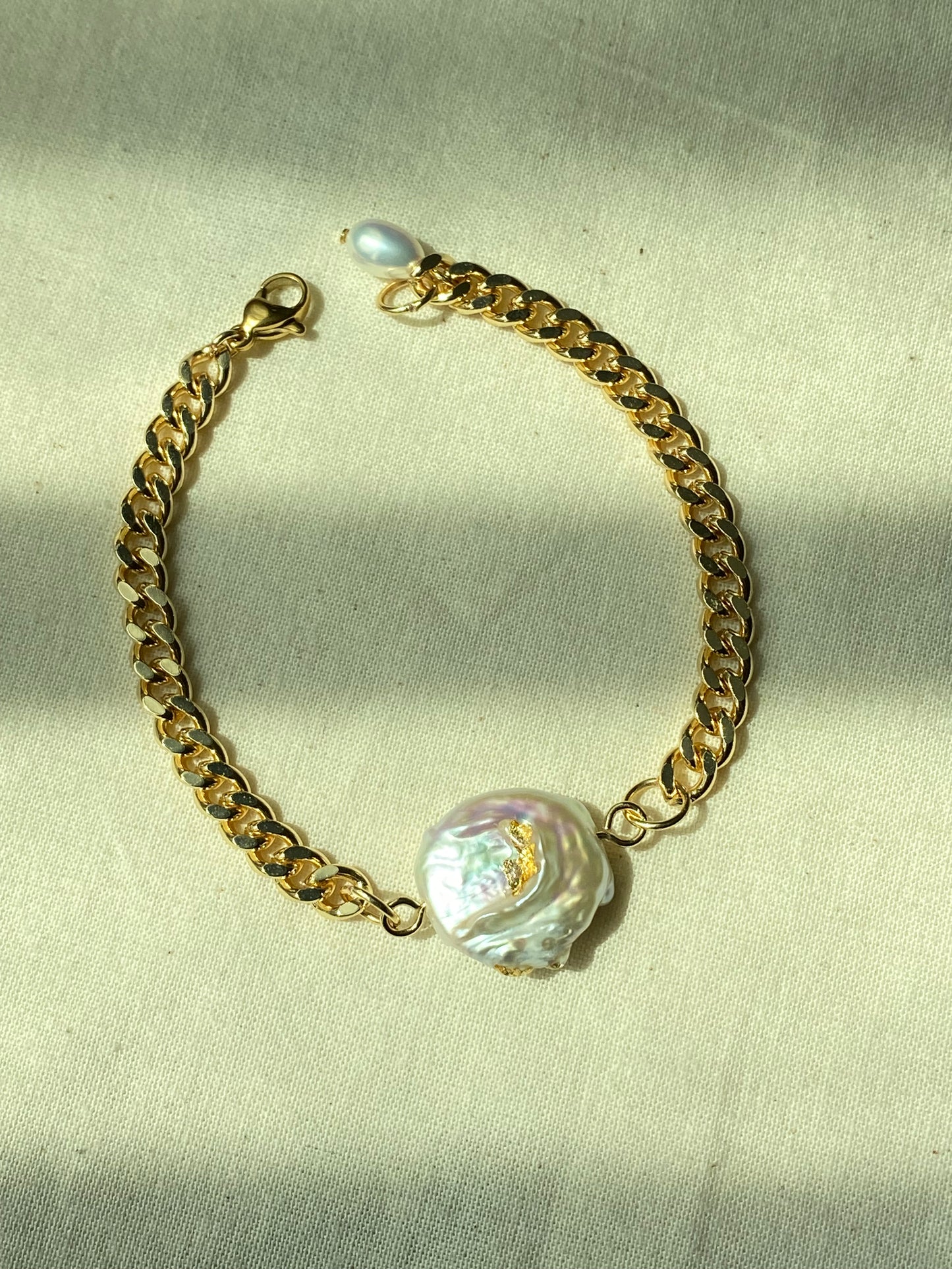 Baroque Pearl Bracelet | Chunky Gold Chain