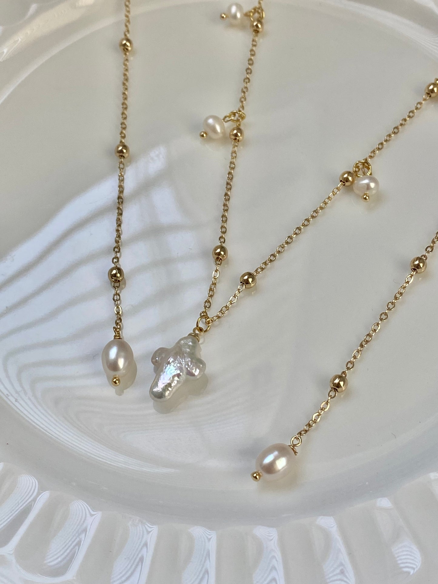 Best gift Minimalist Cross Pearl Pendant Necklace Versatile and Stylish Gift for her Christmas gift