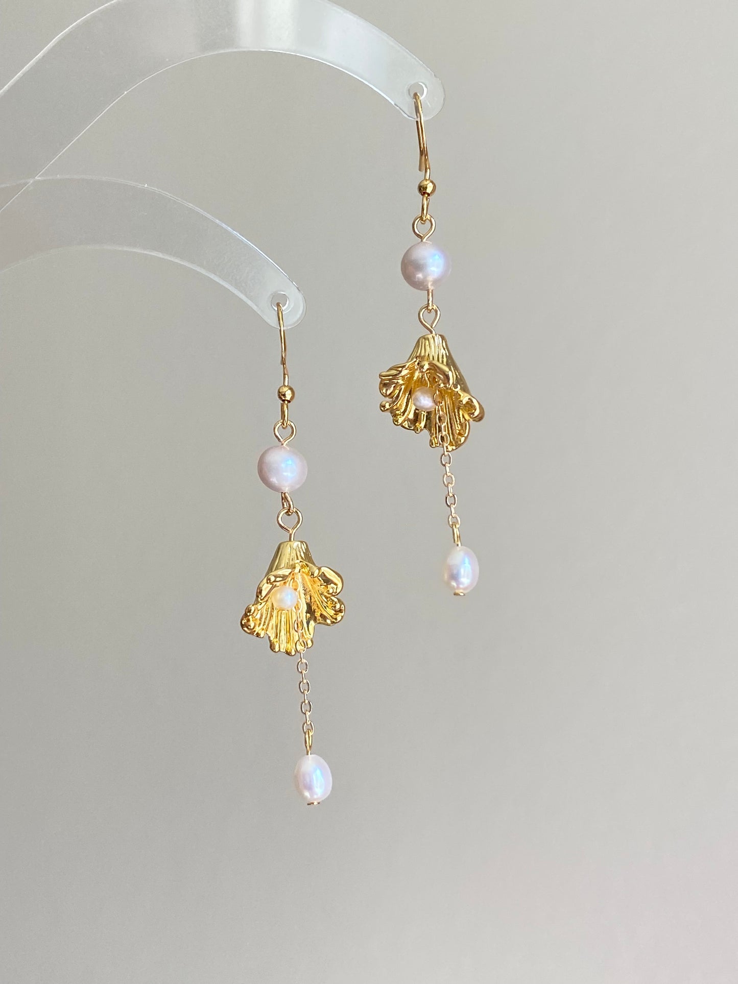 Floral Inspired Morning Glory Pearl Earrings – Freshwater Pearl Drop Earrings with Gold Floral Design Romance pearl jewelry