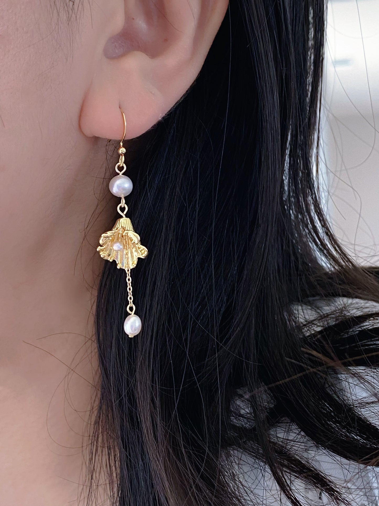 Floral Inspired Morning Glory Pearl Earrings – Freshwater Pearl Drop Earrings with Gold Floral Design Romance pearl jewelry