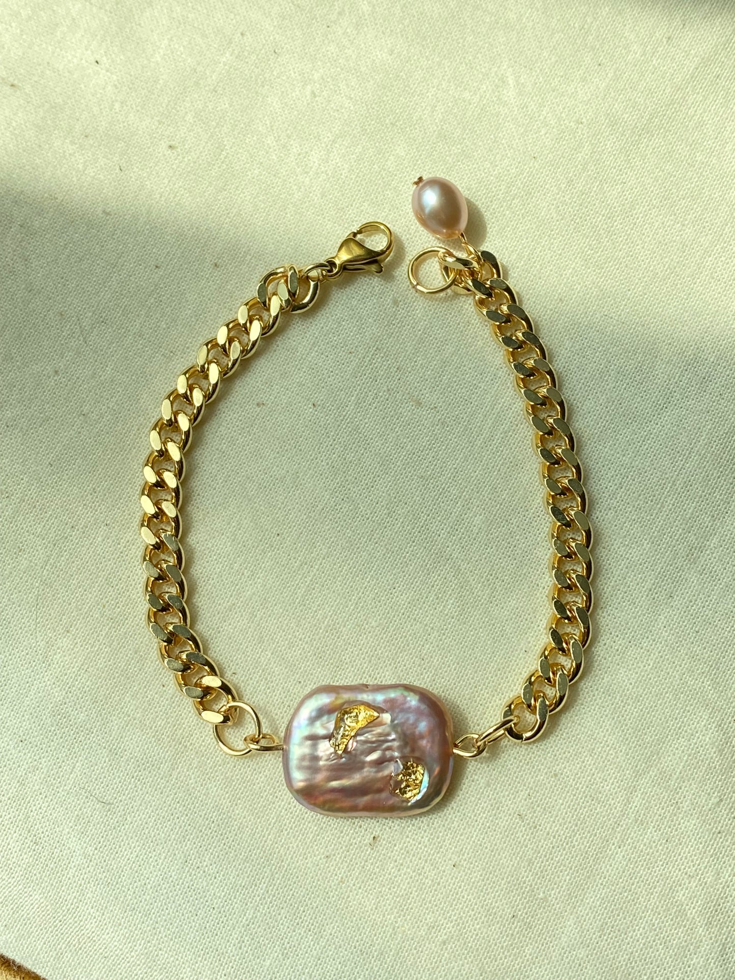 Baroque Pearl Bracelet | Chunky Gold Chain