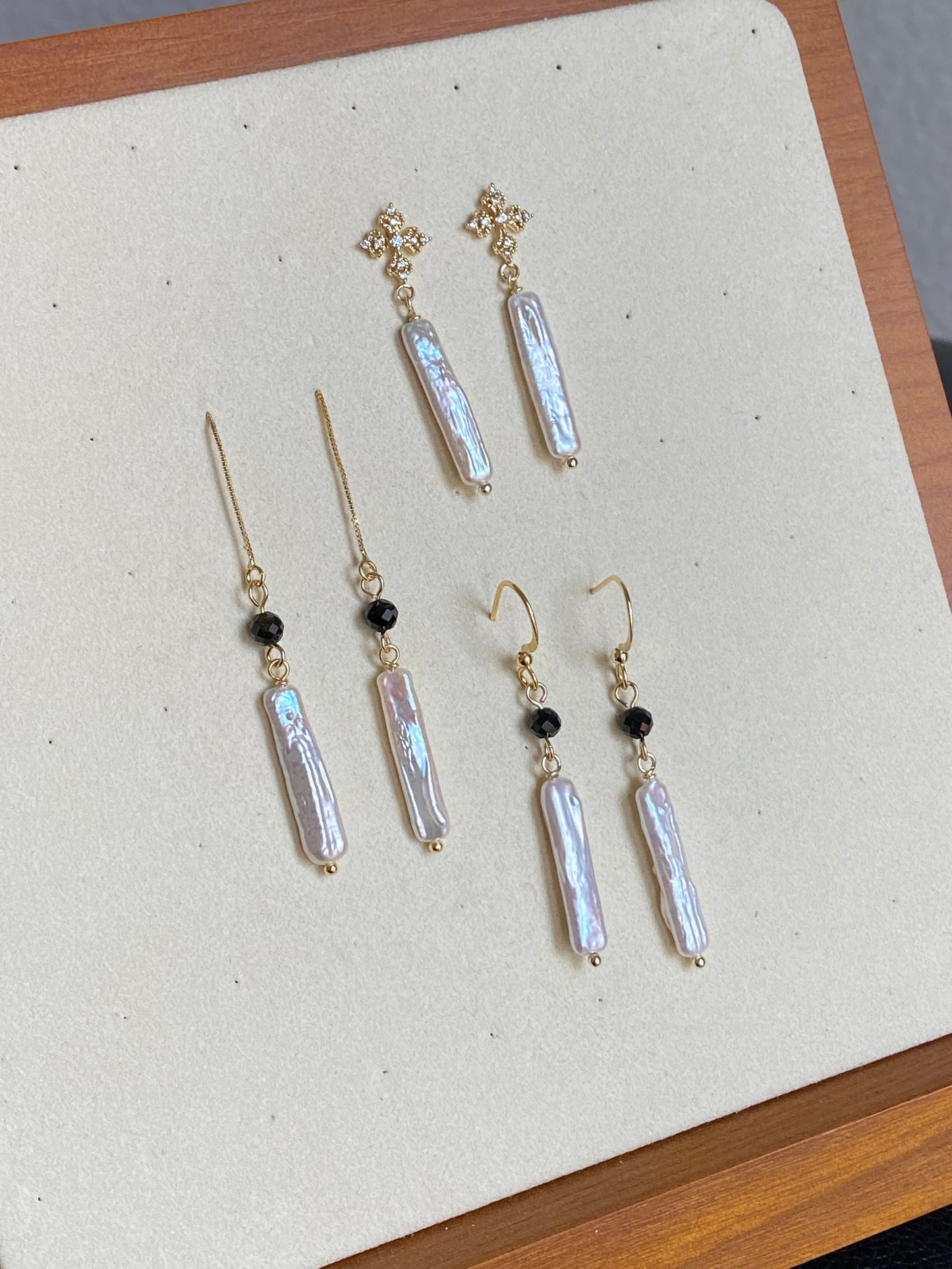 Minimalist Baroque Pearl Drop Earrings Dainty Gold Dangle Earrings Black and white Modern Simplicity Earring gift for her gift to them
