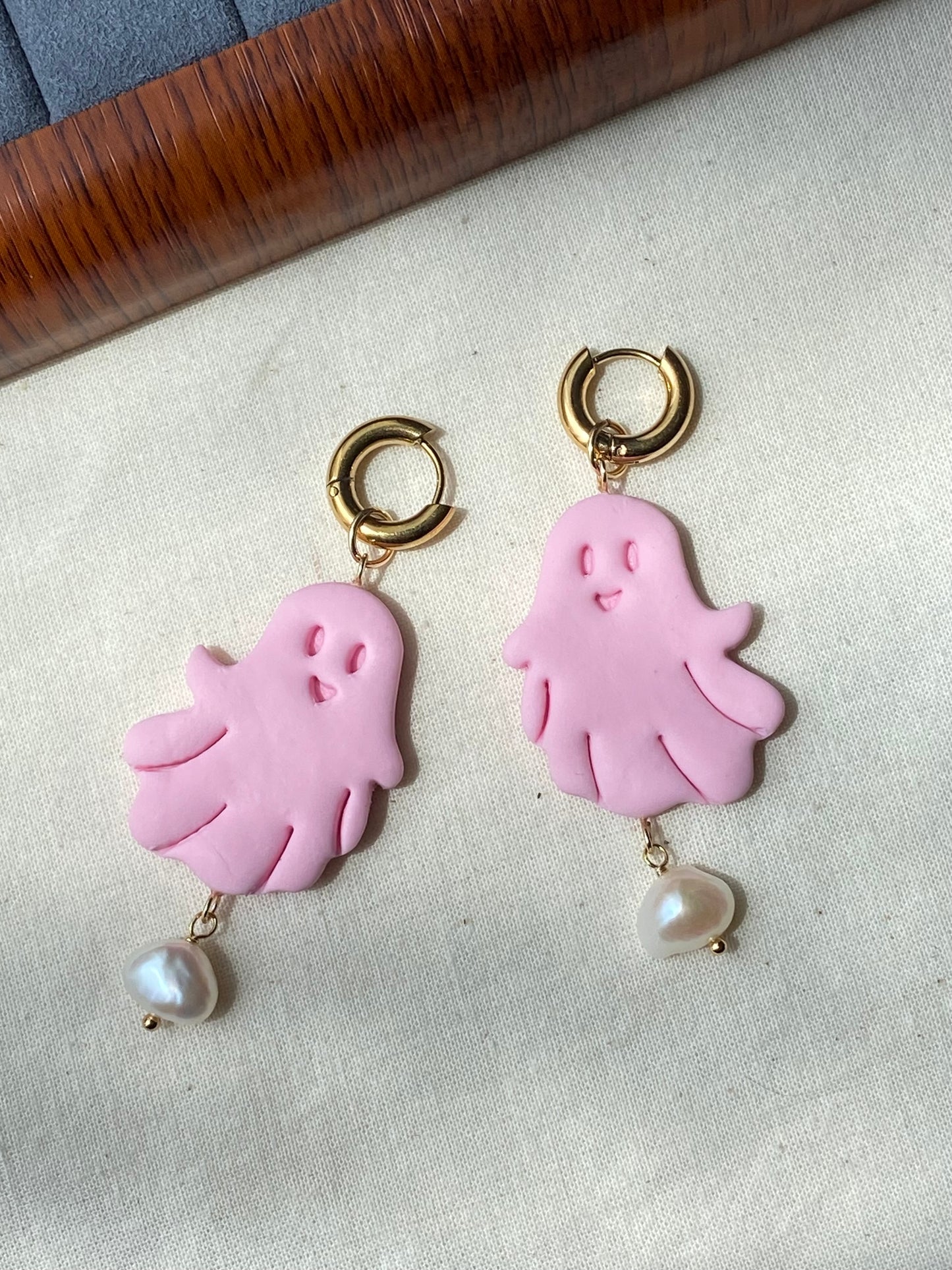 Handmade Pastel Goth Halloween Ghost Pearl Earrings Kawaii Pink Ghost Earrings Spooky Cute Earrings Baroque Pearl Jewelry Halloween earring