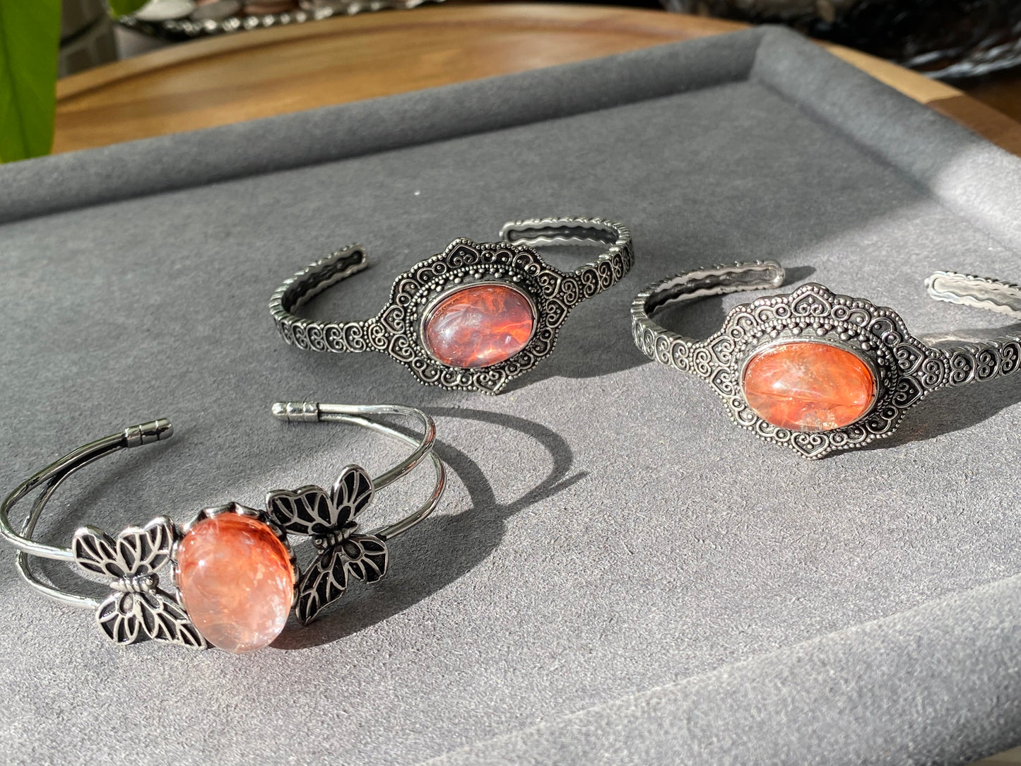 Natural Red Hematoid Quartz,Fire Quartz Lepidocrocite Quartz,Oval Shape Butterfly Bangle,Mid-century Style,Victorian