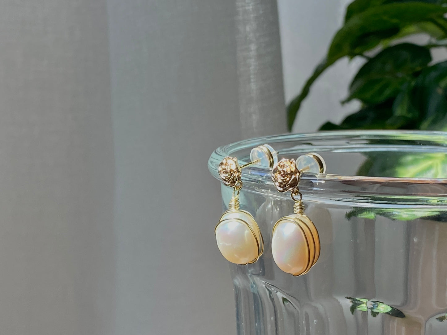 14k gold rose pearl drop earring