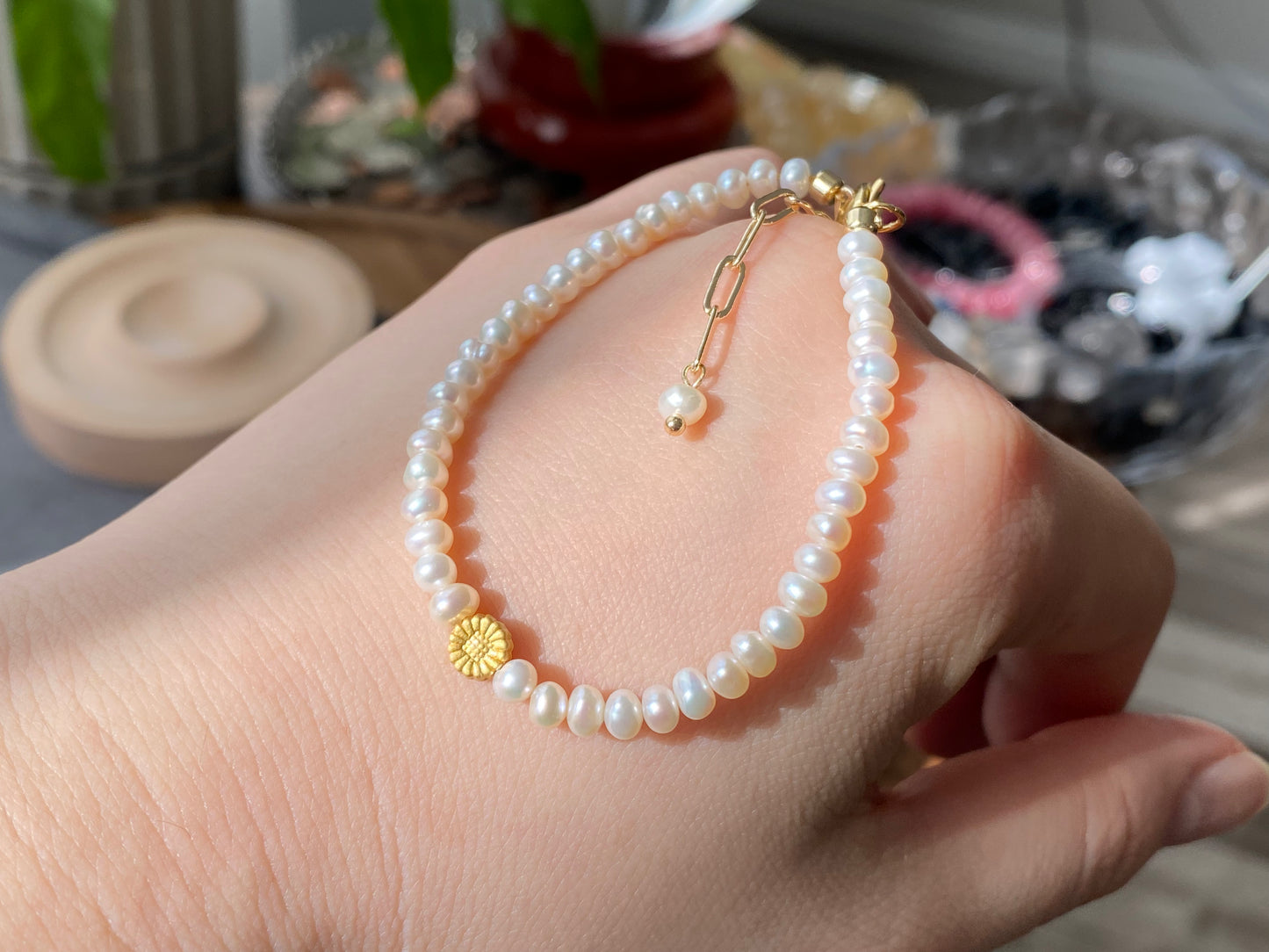 Natural Freshwater Pearls super shinning with cuty daisy Dainty bracelet,handmade bracelet,Bridesmaid Gifts