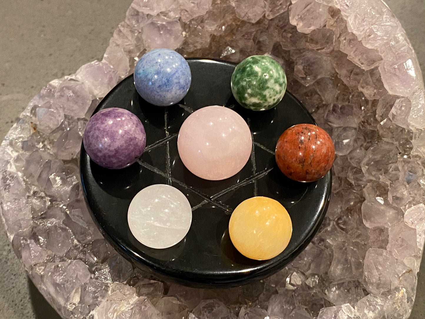 Natural Gemstone 7 Chakra Stones Healing Set with Obsidian Star of David Plate meditation Ornament Decoration