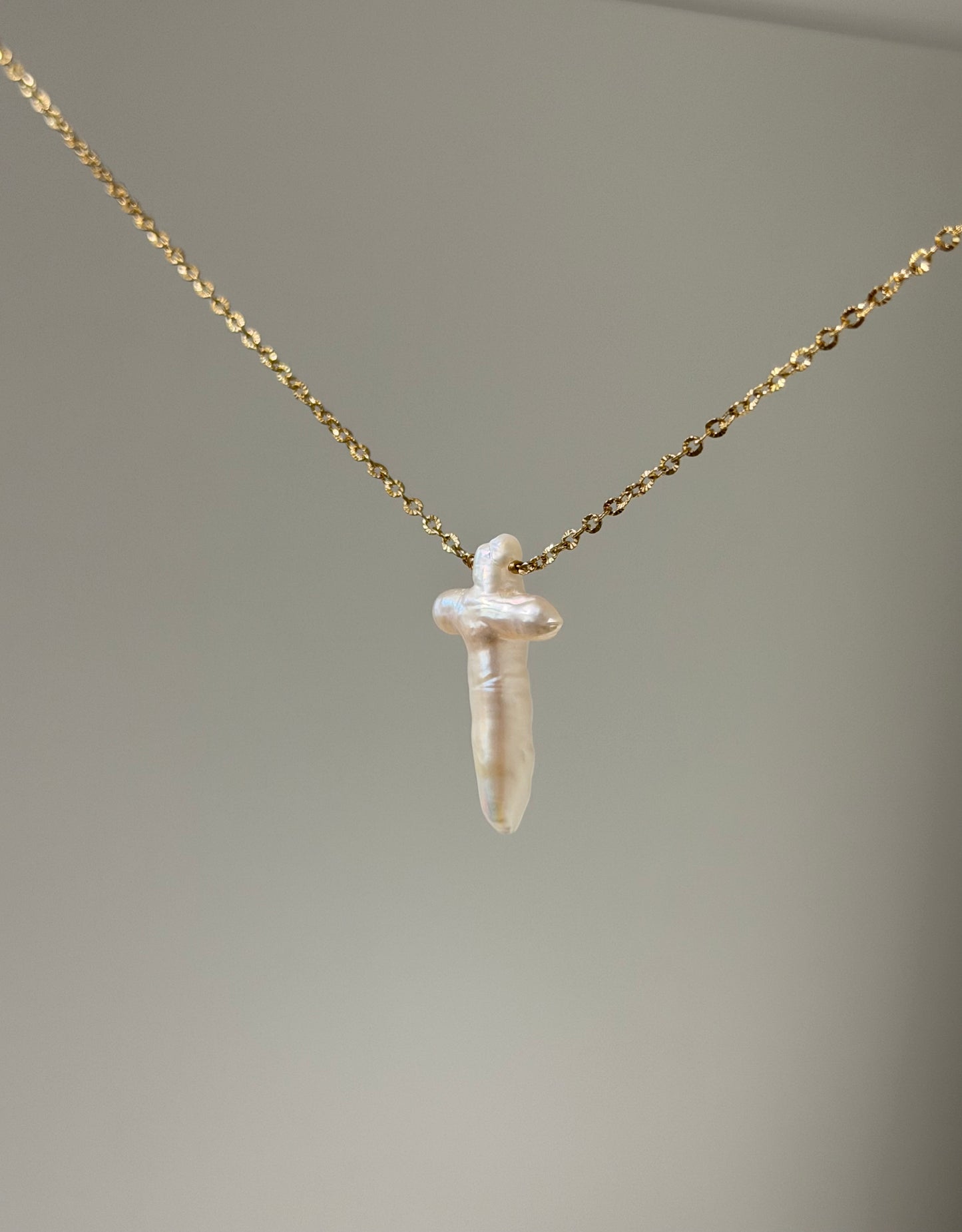 Natural Baroque Cross Pearl Pendant Necklace Elegant Gold Jewelry