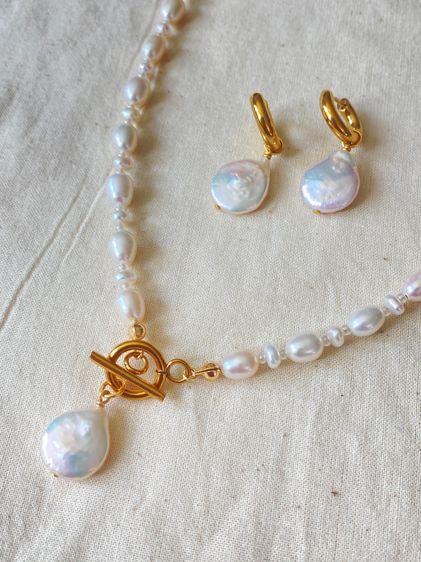 Handmade Baroque Pearl Pendant Necklace with Toggle Clasp for Women
