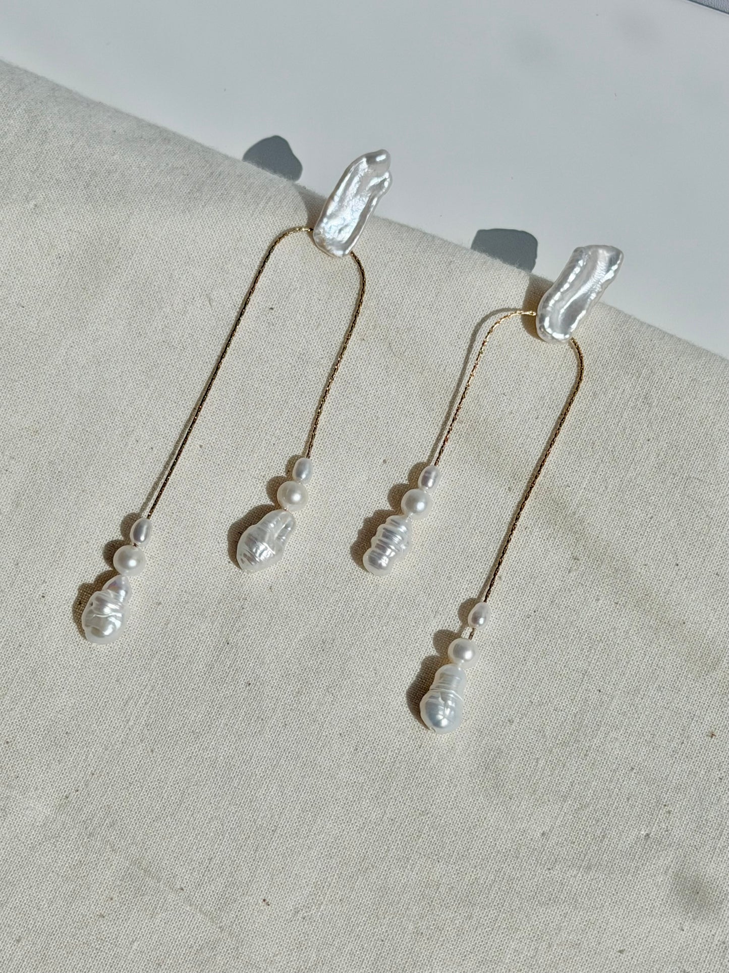ÉTHERA Adjustable Baroque Pearl Earrings
