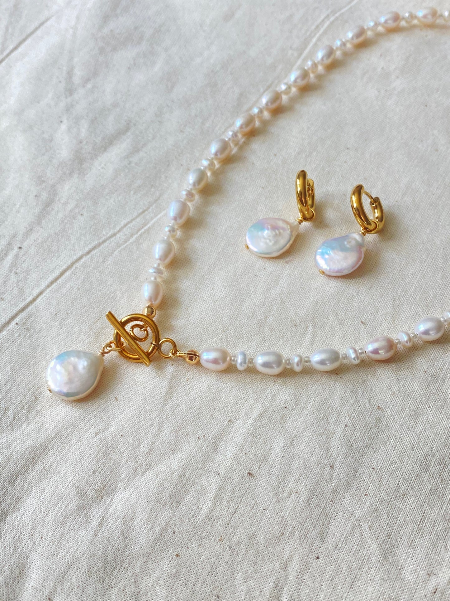 Handmade Baroque Pearl Pendant Necklace with Toggle Clasp for Women