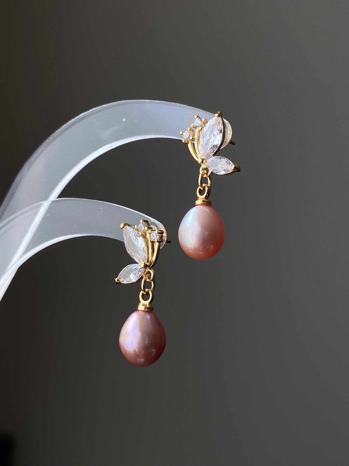 Handmade Dainty Pearl Gold Butterfly Freshwater Pearl Drop Stud Earrings, Bridal Jewelry, Elegant Pearl Earring Gift, Zircon Pearl Earrings