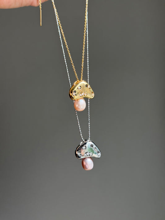FORÊT HALLUCINÉE Mushroom Pearl Necklace