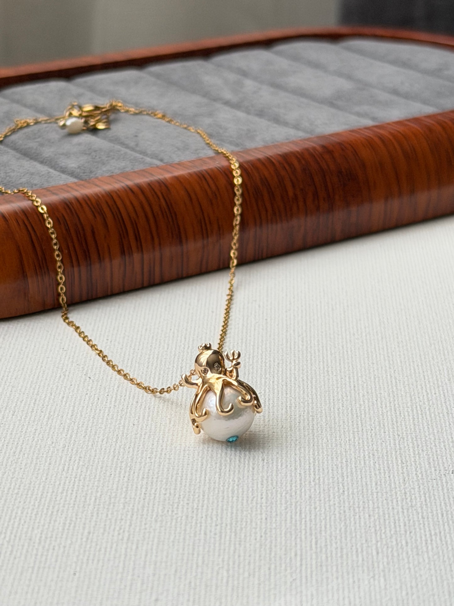 Paul the Octopus Pearl Necklace, Platina Blue Crystal Sea Life Pendant, Shimmering Nautical Jewelry, Mythical Ocean Charm, Gift forHer