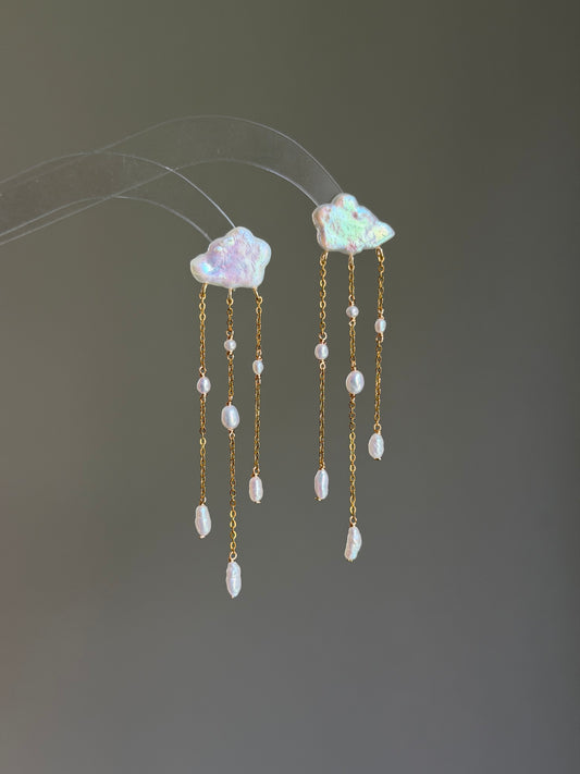 Lola Cloud & Raindrop baroque pearl dangle earring