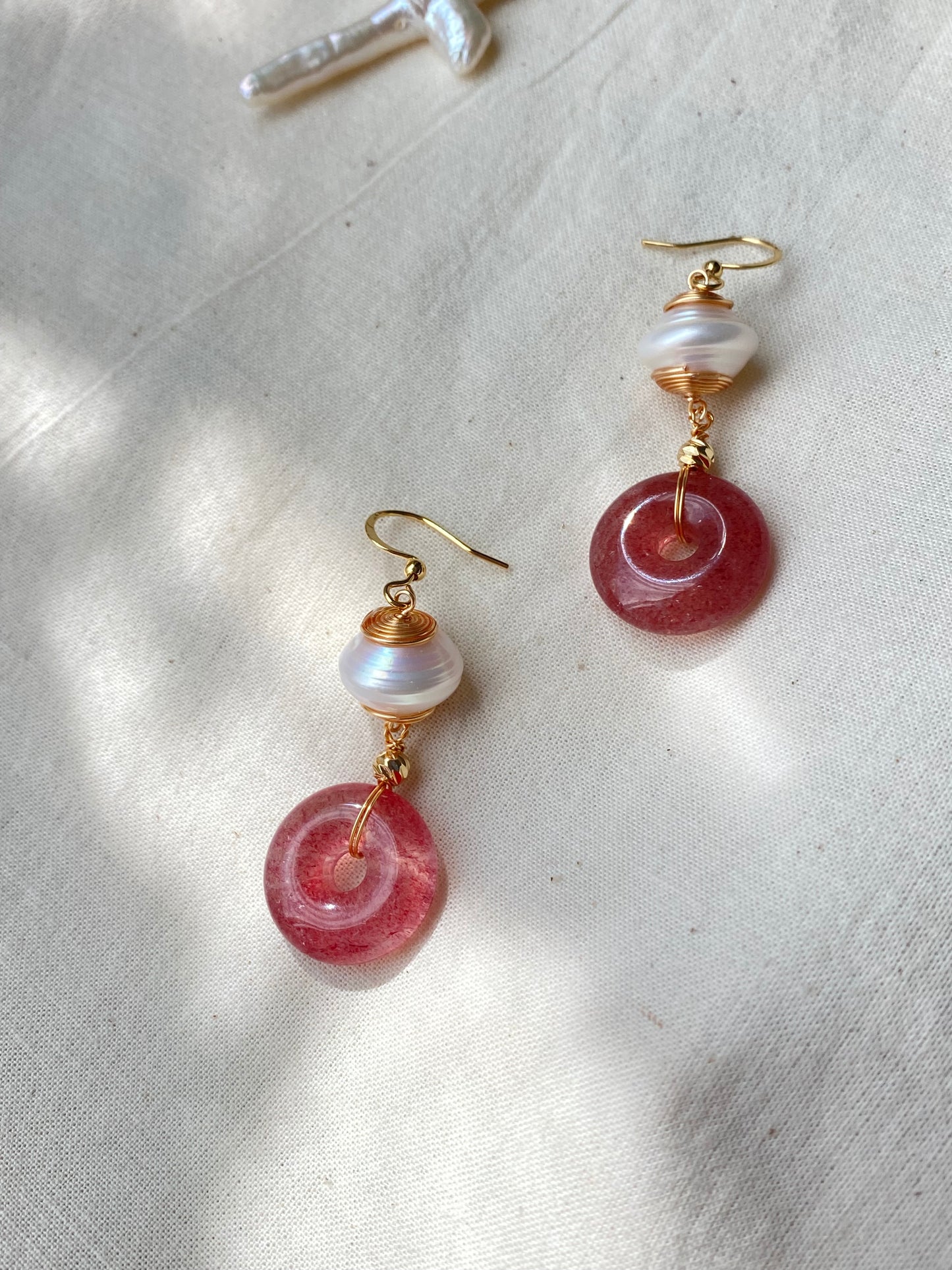 Handmade Vintage Strawberry Quartz Baroque Pearl Earrings 14K Gold Wire Wrapped Dangle Elegant Daily Earrings Bridesmaid Gift for her