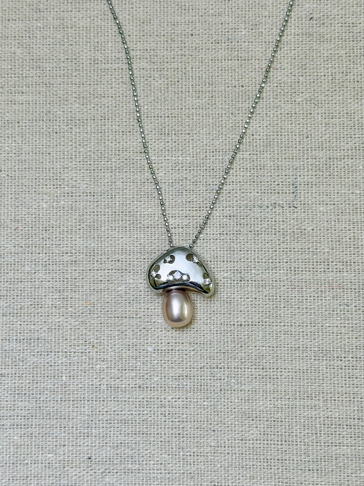 FORÊT HALLUCINÉE Mushroom Pearl Necklace