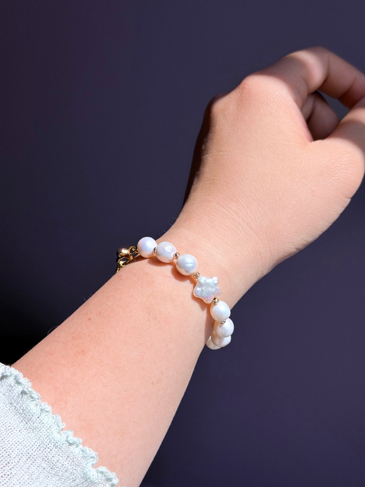 ÉTOILUNE Rainbow Luster Baroque Pearl Bracelet