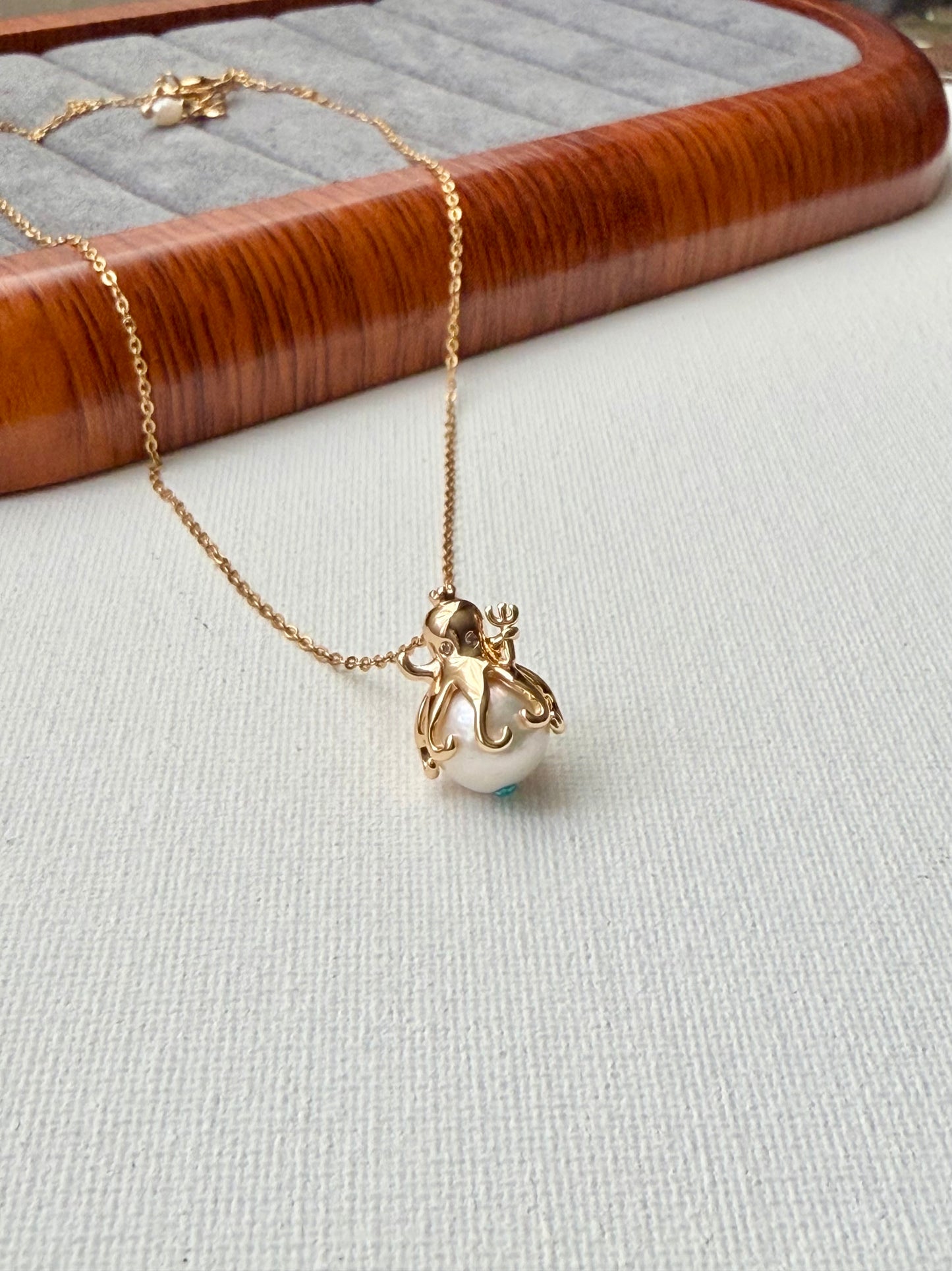 Paul the Octopus Pearl Necklace, Platina Blue Crystal Sea Life Pendant, Shimmering Nautical Jewelry, Mythical Ocean Charm, Gift forHer