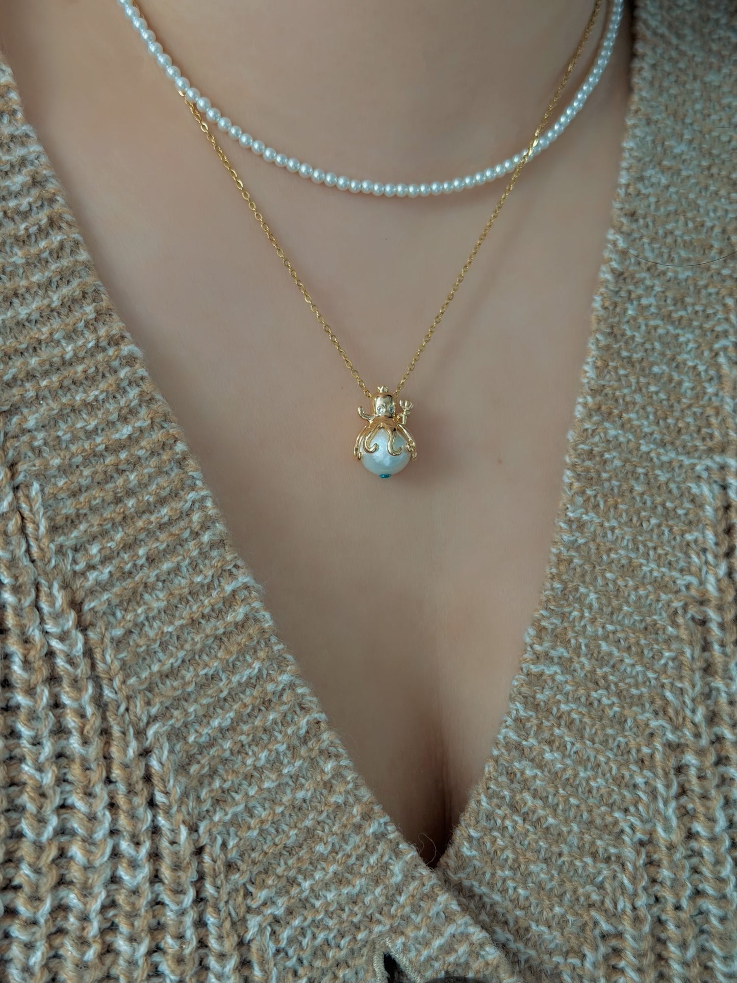 Paul the Octopus Pearl Necklace, Platina Blue Crystal Sea Life Pendant, Shimmering Nautical Jewelry, Mythical Ocean Charm, Gift forHer