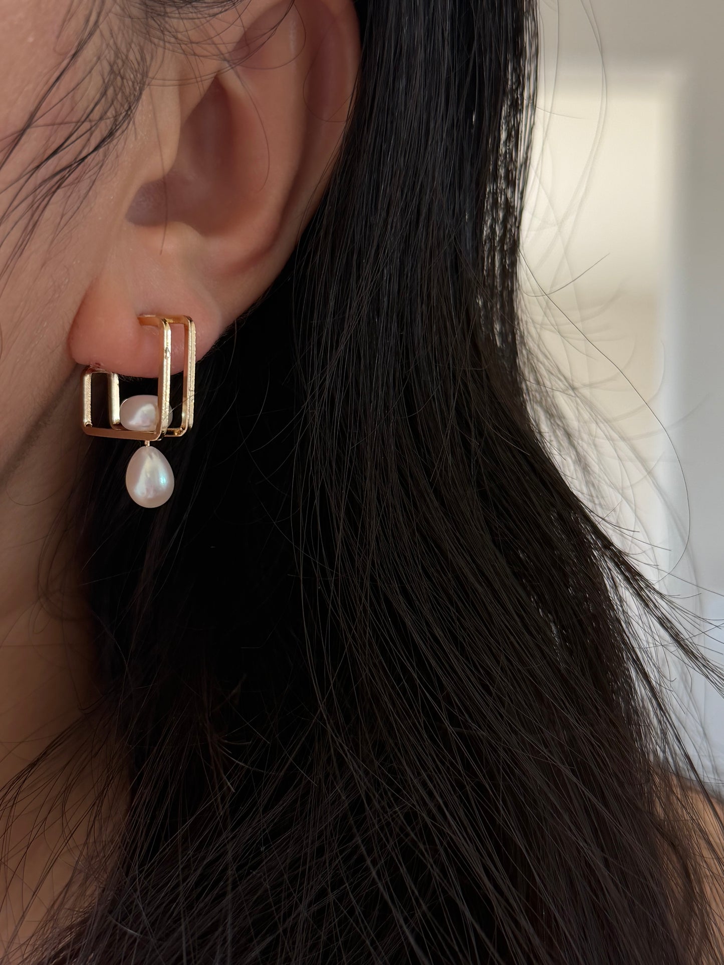 ORBITA Moving Freshwater Pearl Earrings in 14K Gold Filled