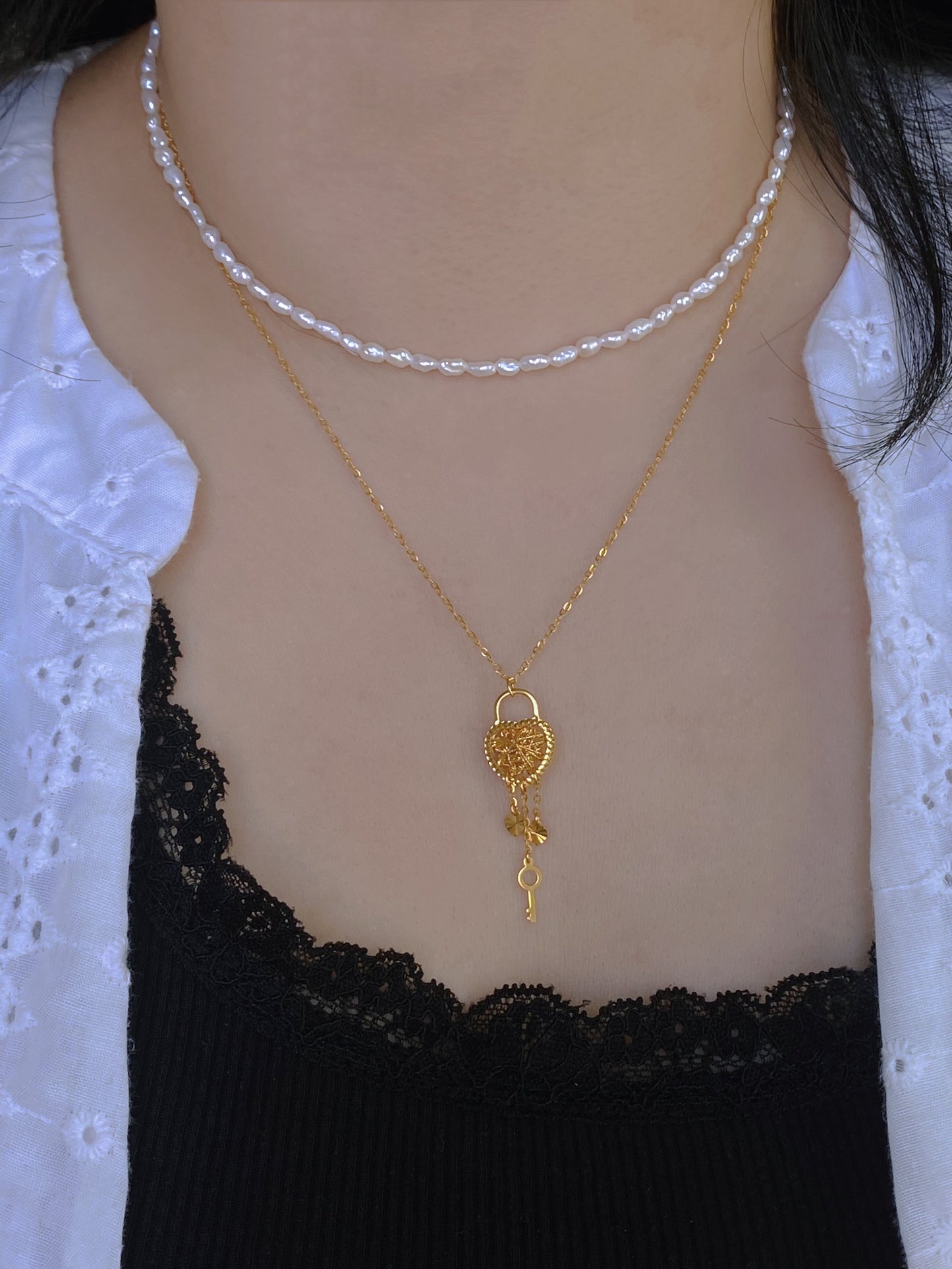 First Impression  Minimalist Freshwater Pearl Dainty Necklace Baroque Pearl Layering Necklace Bridesmaid Gift Birthday Gift for Her