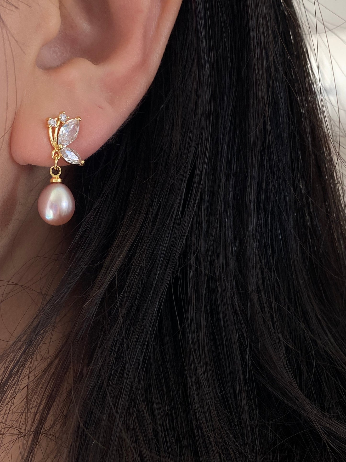 Handmade Dainty Pearl Gold Butterfly Freshwater Pearl Drop Stud Earrings, Bridal Jewelry, Elegant Pearl Earring Gift, Zircon Pearl Earrings