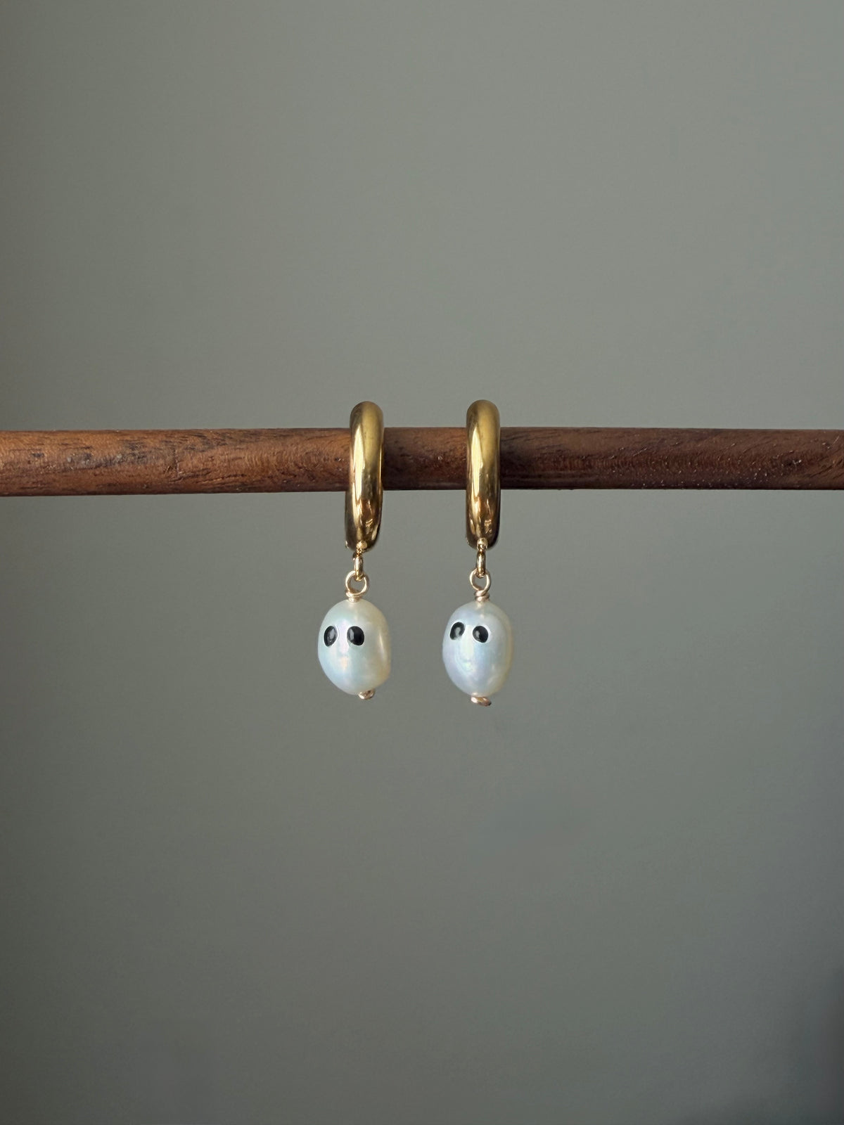 TEAR OF GHOST Bloody Eye Baroque Pearl Hoop Earrings