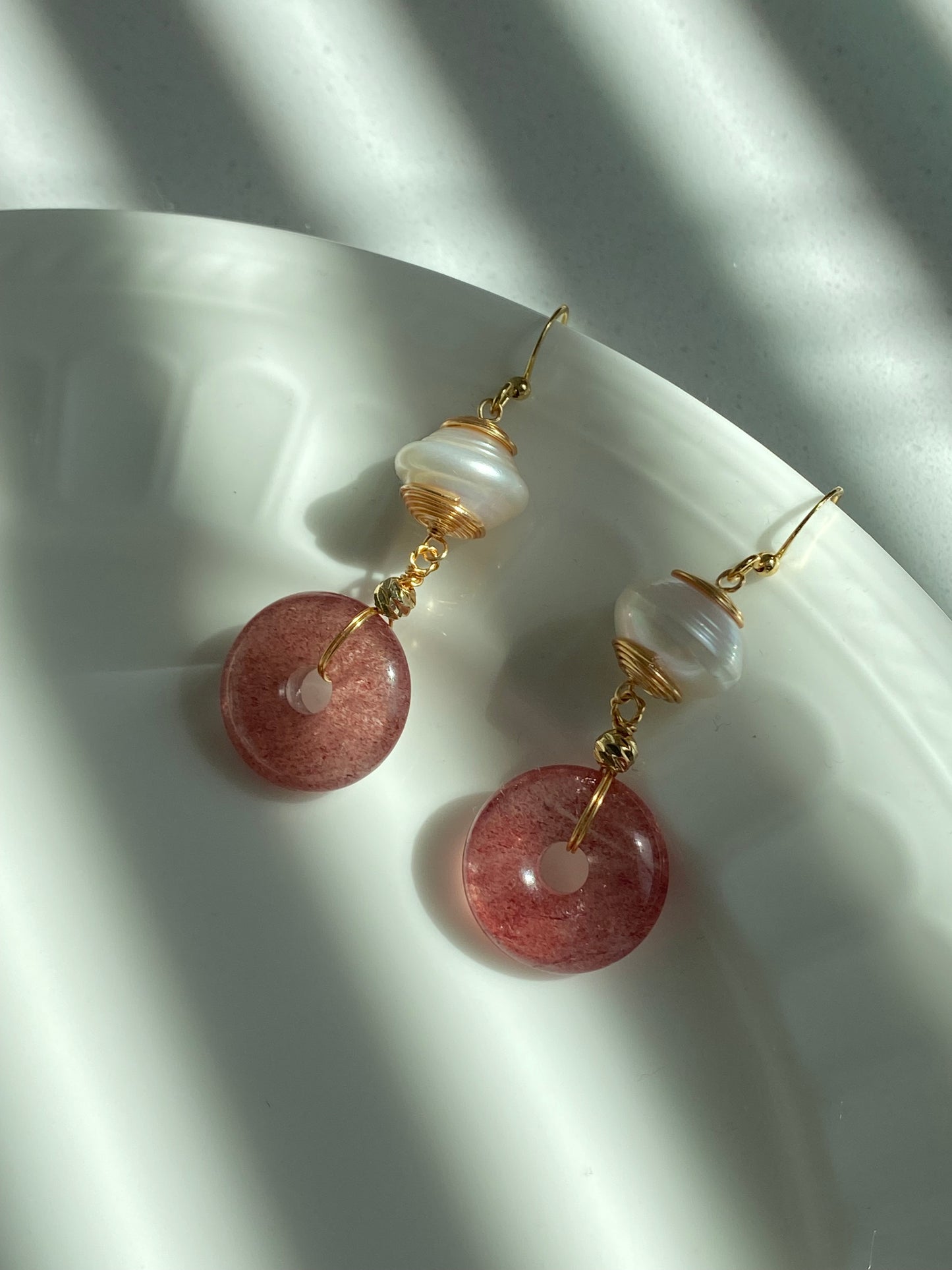 Handmade Vintage Strawberry Quartz Baroque Pearl Earrings 14K Gold Wire Wrapped Dangle Elegant Daily Earrings Bridesmaid Gift for her