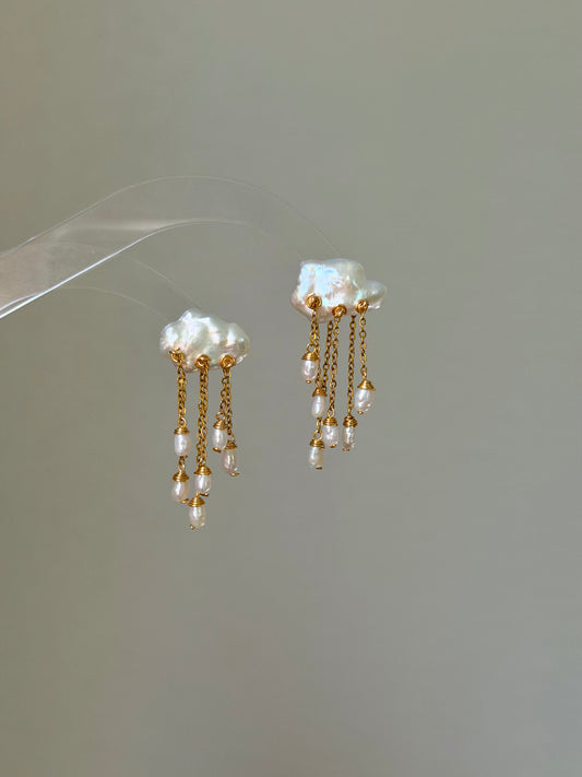 Thunderstorm Cloud Rain Baroque Pearl Earrings