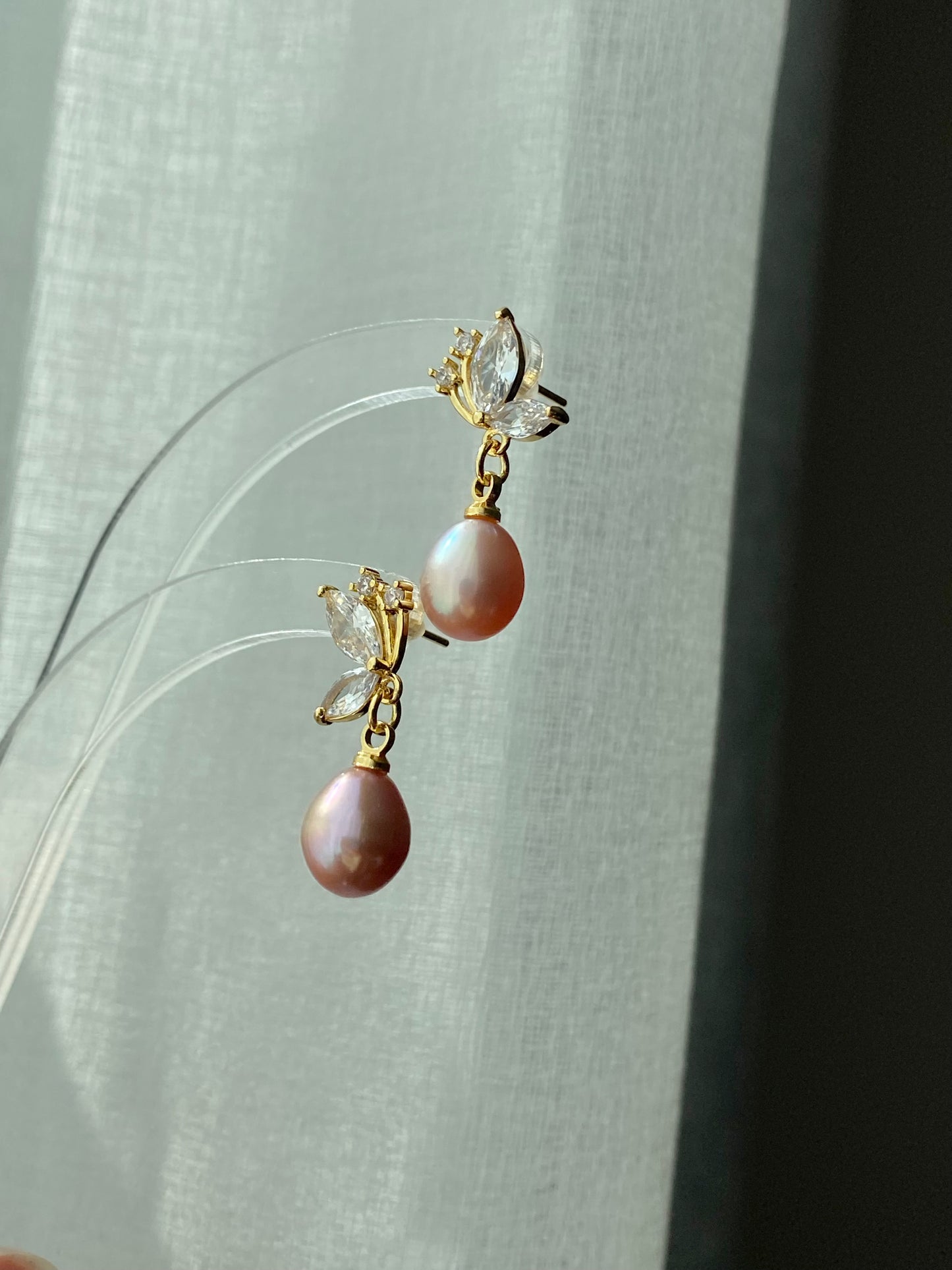 Handmade Dainty Pearl Gold Butterfly Freshwater Pearl Drop Stud Earrings, Bridal Jewelry, Elegant Pearl Earring Gift, Zircon Pearl Earrings