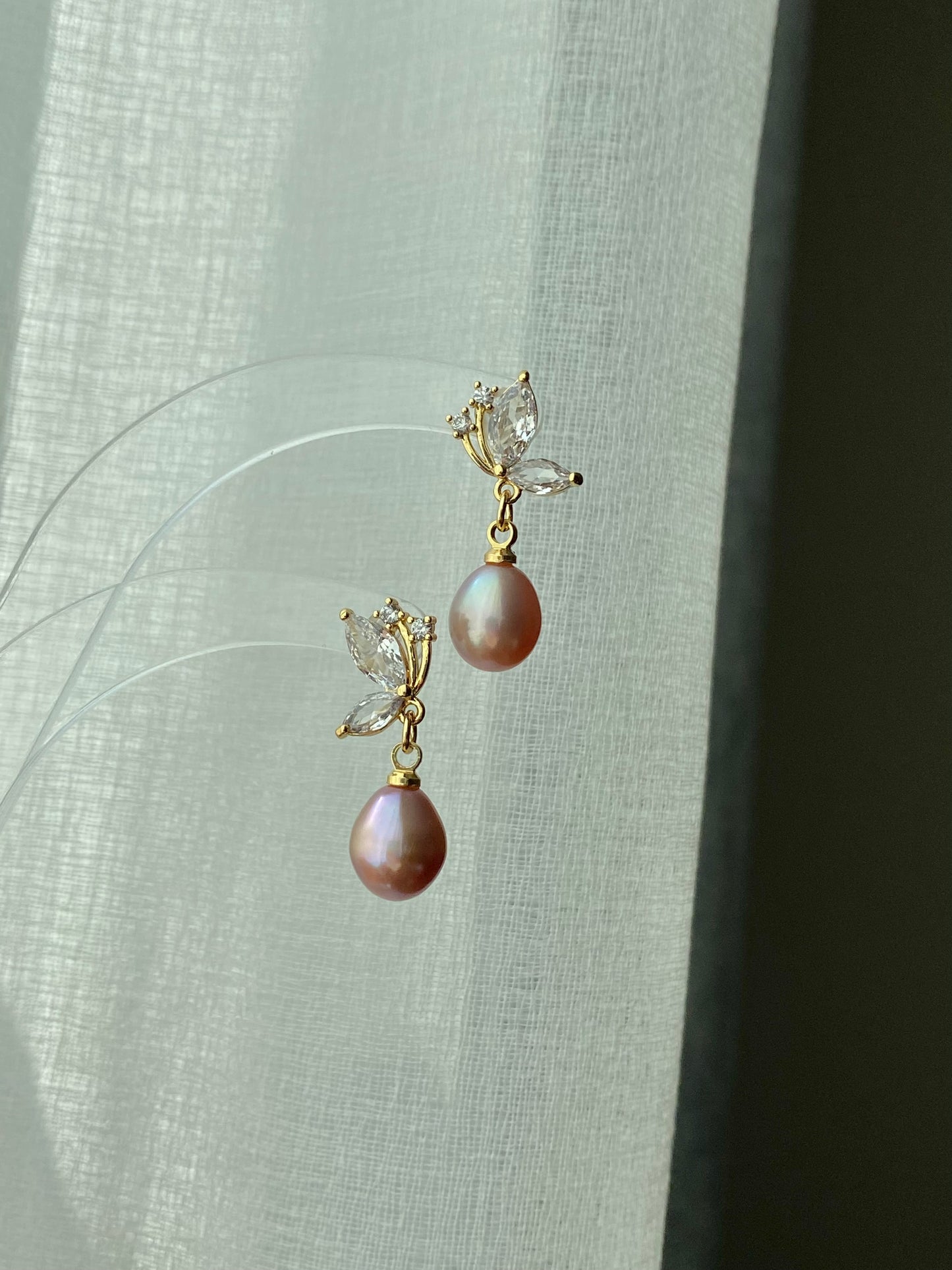 Handmade Dainty Pearl Gold Butterfly Freshwater Pearl Drop Stud Earrings, Bridal Jewelry, Elegant Pearl Earring Gift, Zircon Pearl Earrings