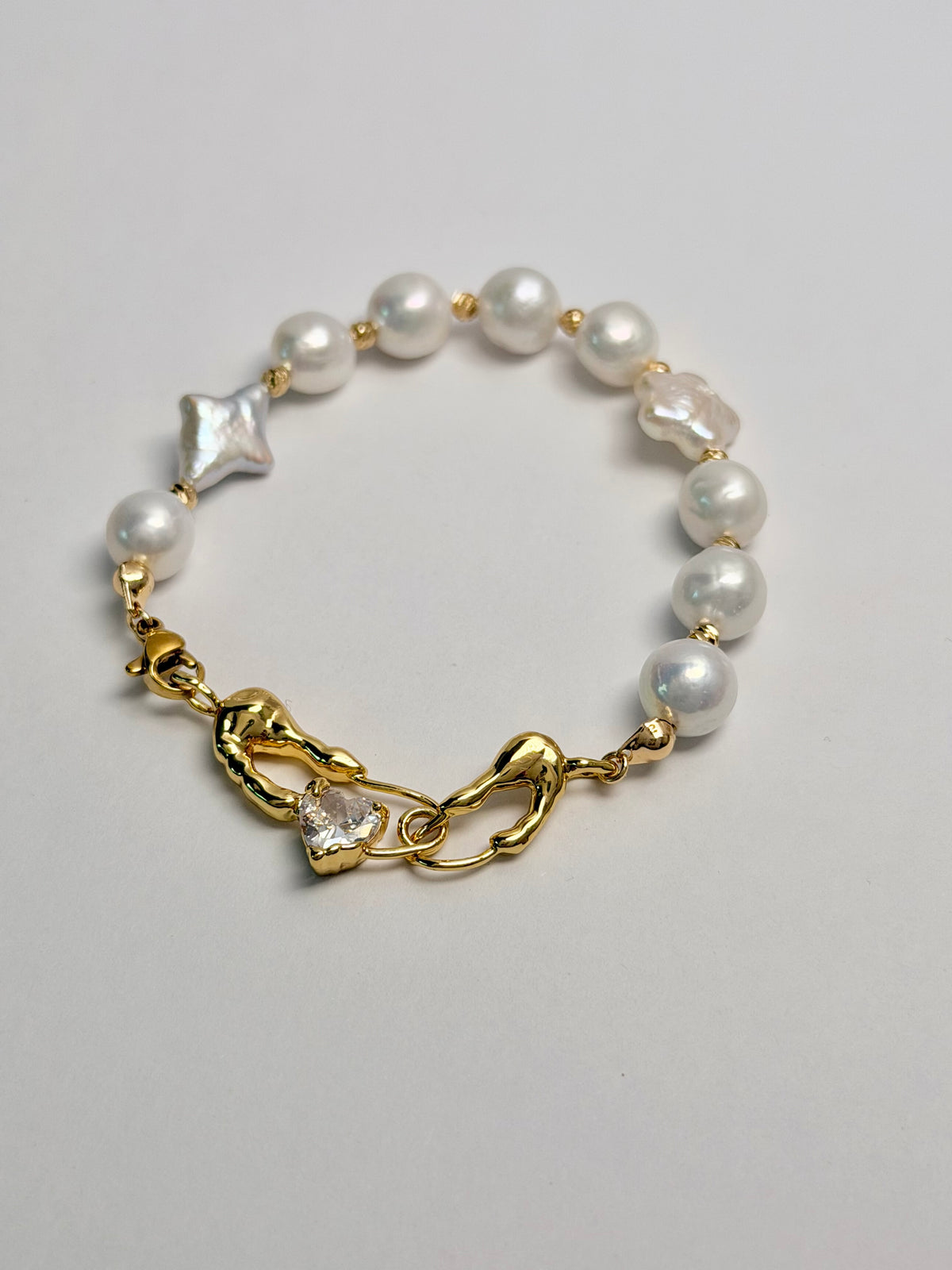 ÉTOILUNE Rainbow Luster Baroque Pearl Bracelet