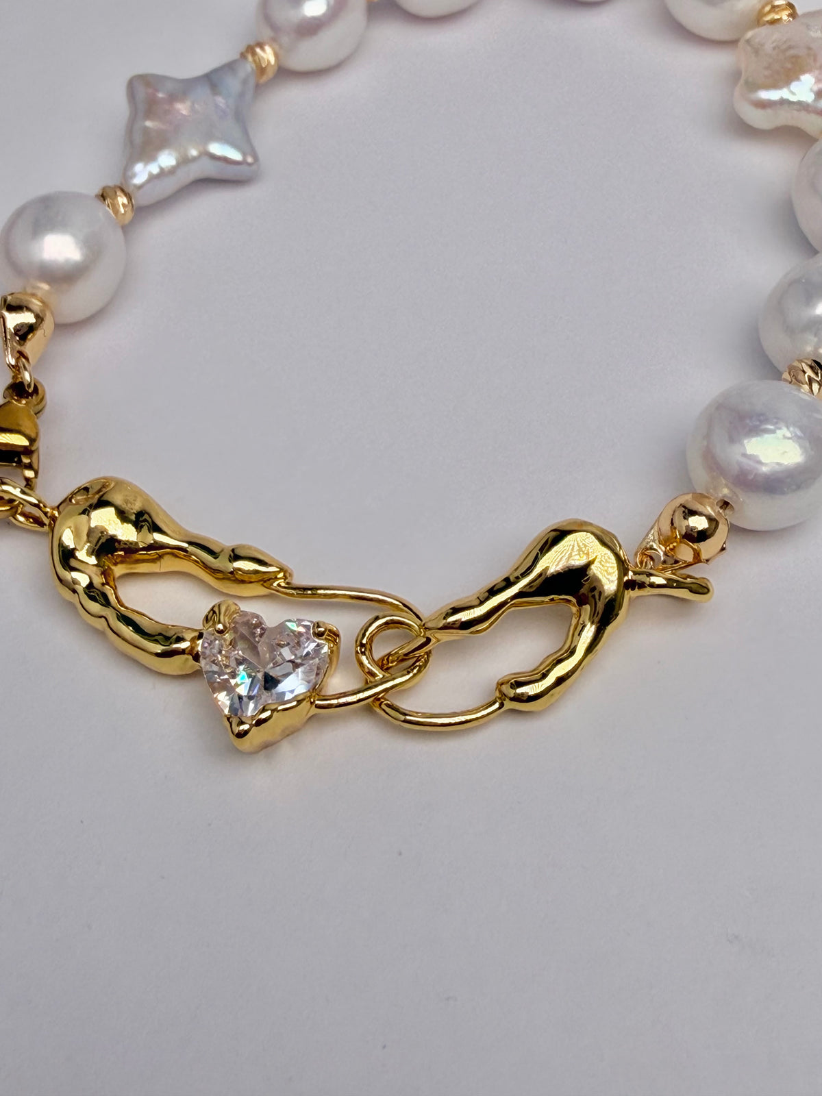 ÉTOILUNE Rainbow Luster Baroque Pearl Bracelet