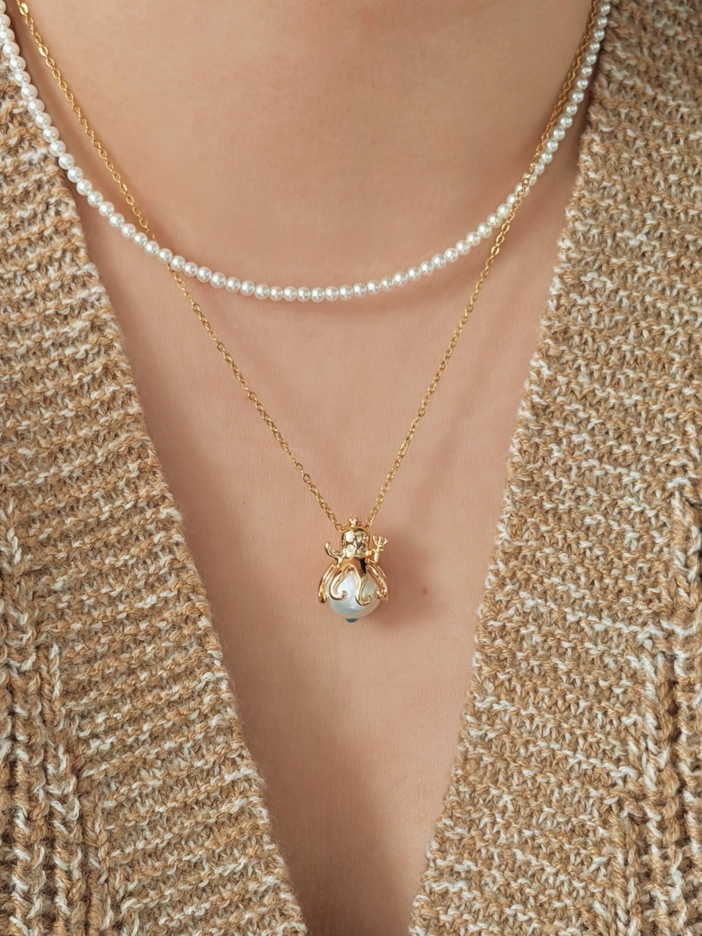 Paul the Octopus Pearl Necklace, Platina Blue Crystal Sea Life Pendant, Shimmering Nautical Jewelry, Mythical Ocean Charm, Gift forHer