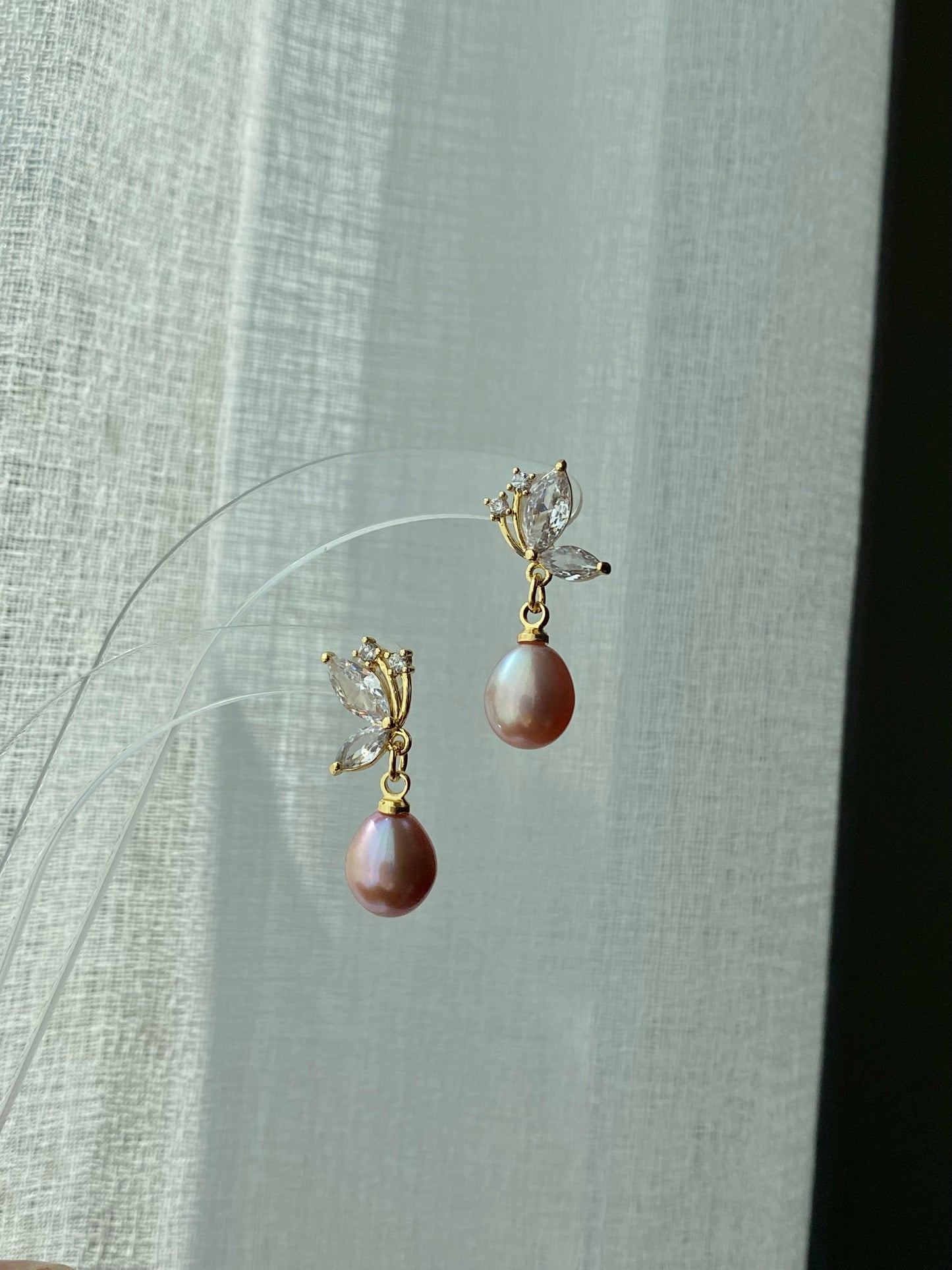 Handmade Dainty Pearl Gold Butterfly Freshwater Pearl Drop Stud Earrings, Bridal Jewelry, Elegant Pearl Earring Gift, Zircon Pearl Earrings
