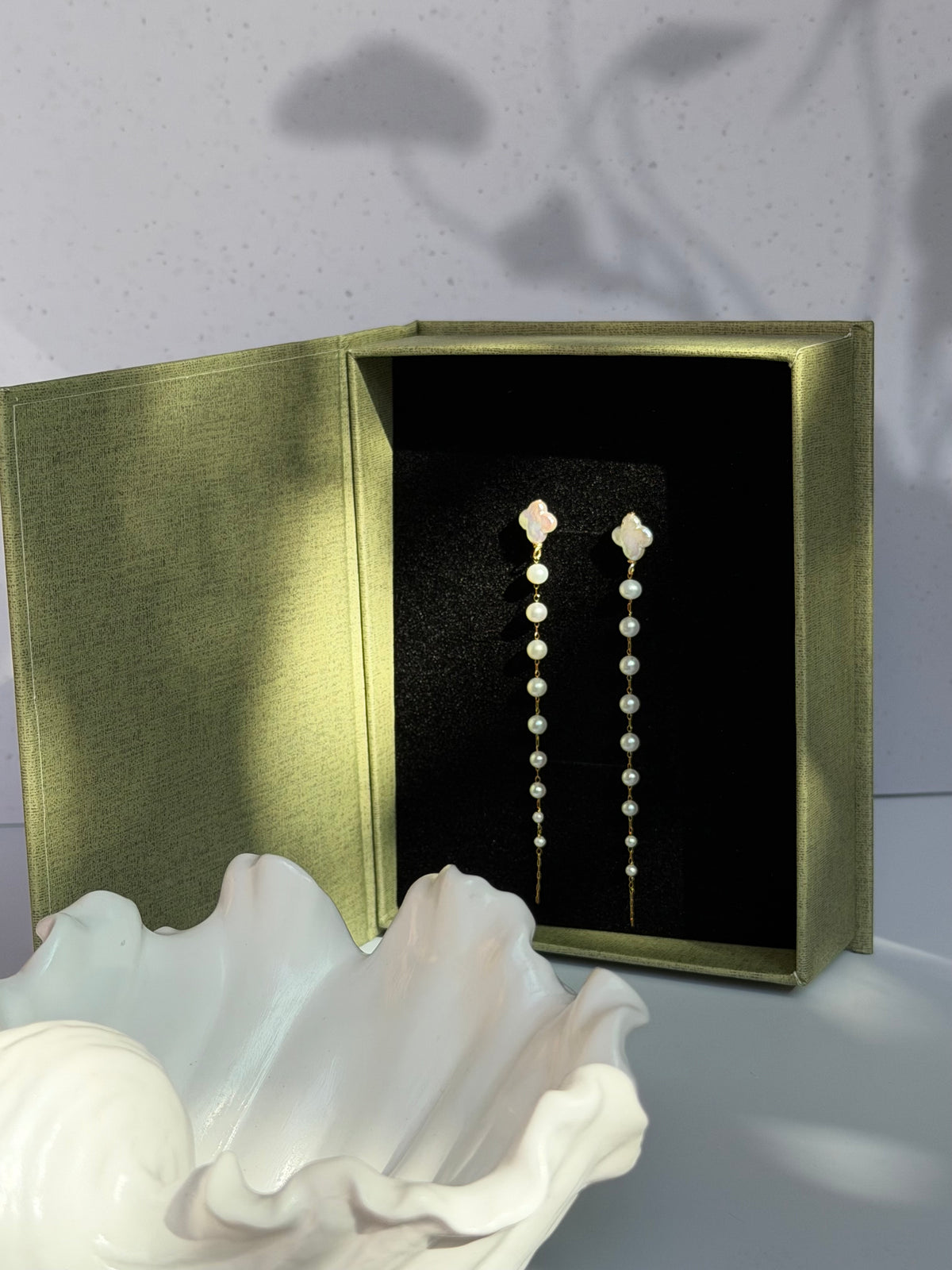 Cascading Luck - Gradient Pearl Drop Earrings | Lucky Clover Baroque Earrings