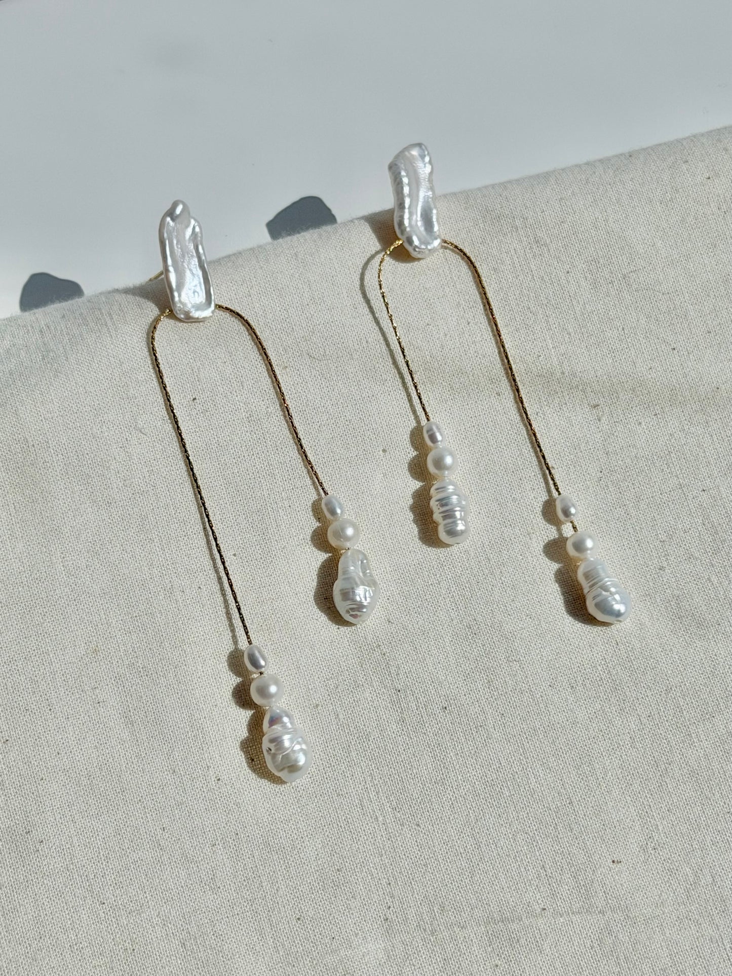 ÉTHERA Adjustable Baroque Pearl Earrings