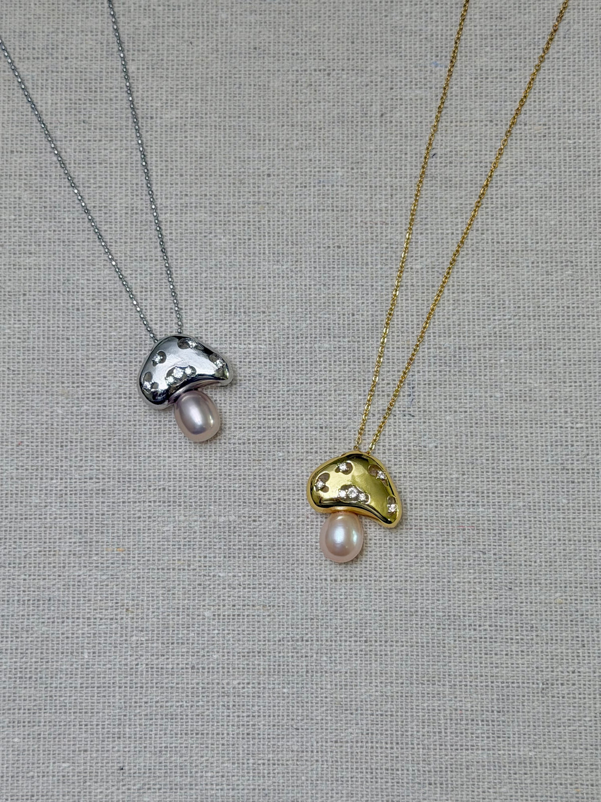 FORÊT HALLUCINÉE Mushroom Pearl Necklace
