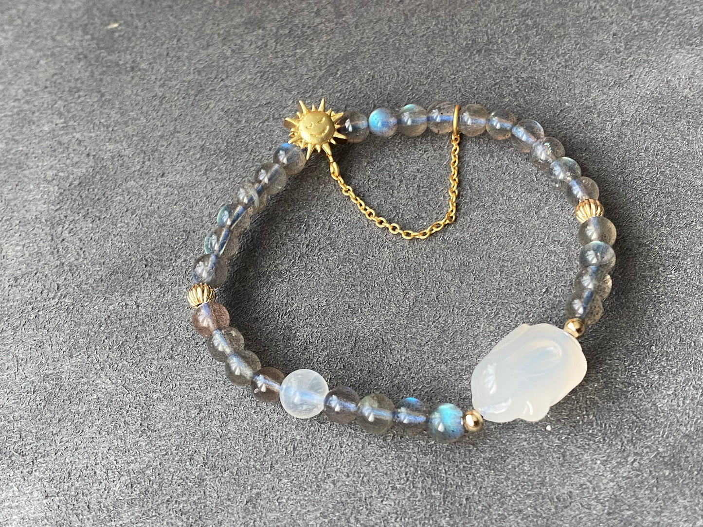 Natural High grade Rainbow Fire Labradorite with hand carved agate bunny ,rabbit Bead Bracelet,gift for her,Bridesmaid Gifts