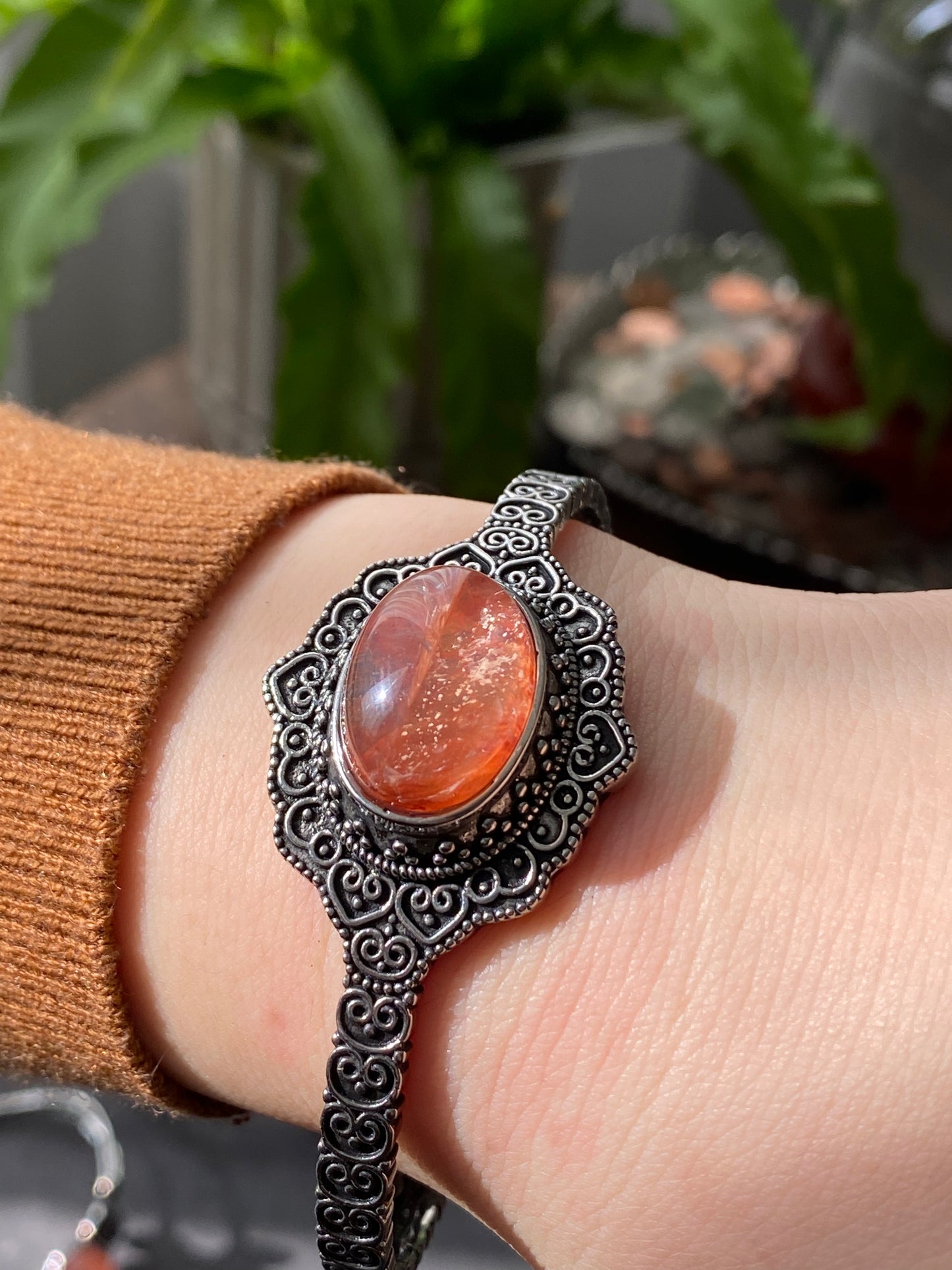 Natural Red Hematoid Quartz,Fire Quartz Lepidocrocite Quartz,Oval Shape Butterfly Bangle,Mid-century Style,Victorian