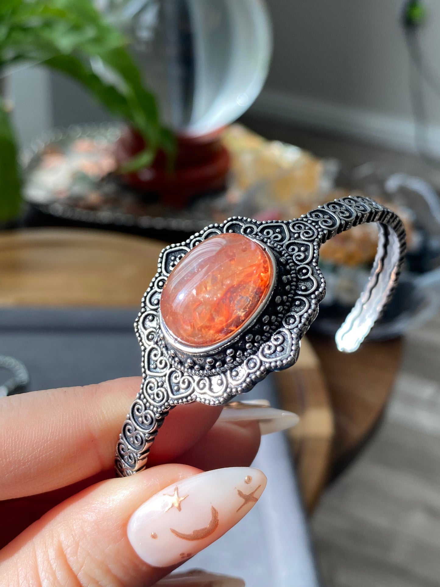 Natural Red Hematoid Quartz,Fire Quartz Lepidocrocite Quartz,Oval Shape Butterfly Bangle,Mid-century Style,Victorian