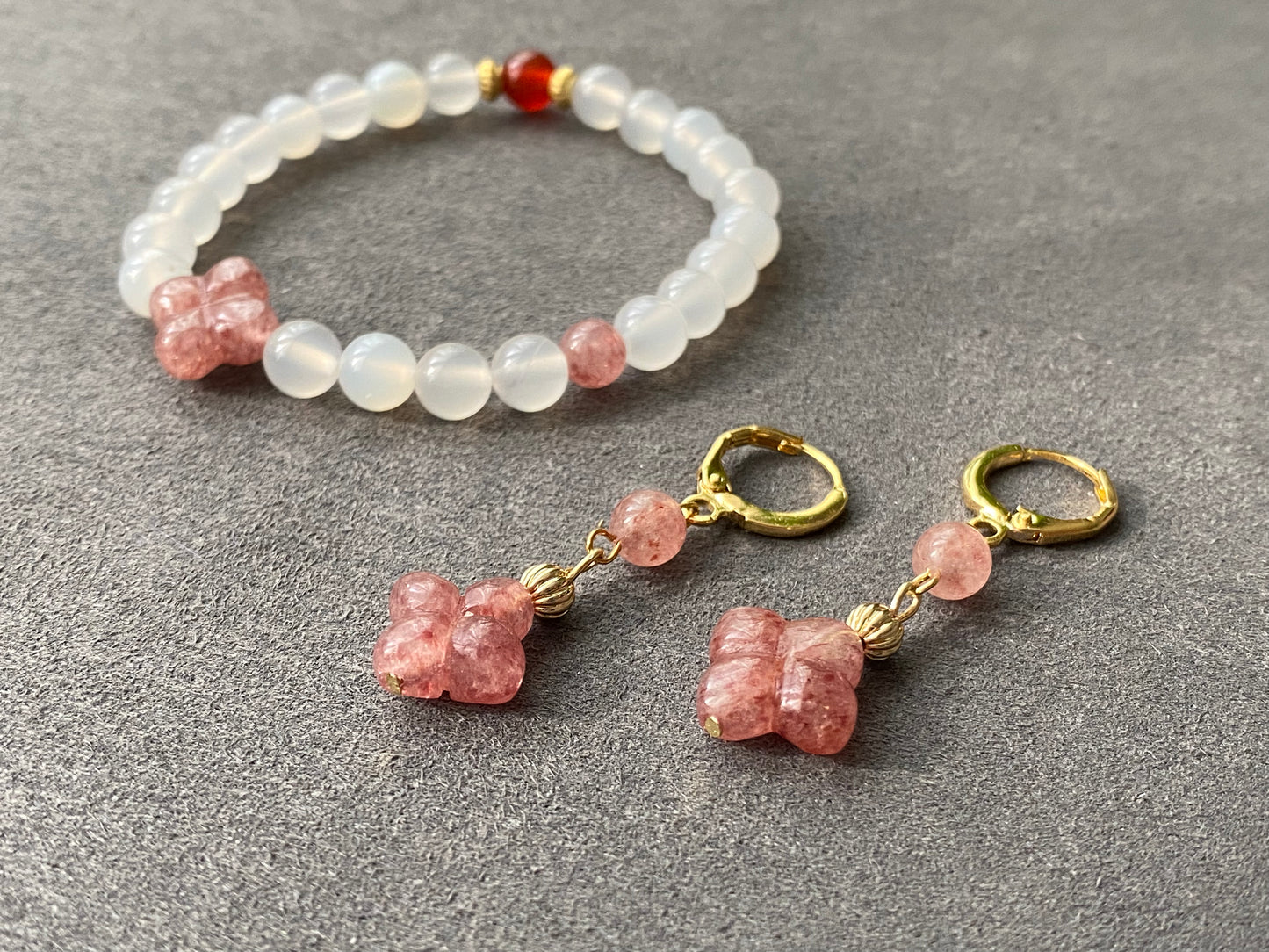 Natural four leaf clover Strawberry Quartz and Nanhong white agate Hanfu bracelet earring set