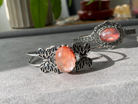Natural Red Hematoid Quartz,Fire Quartz Lepidocrocite Quartz,Oval Shape Butterfly Bangle,Mid-century Style,Victorian