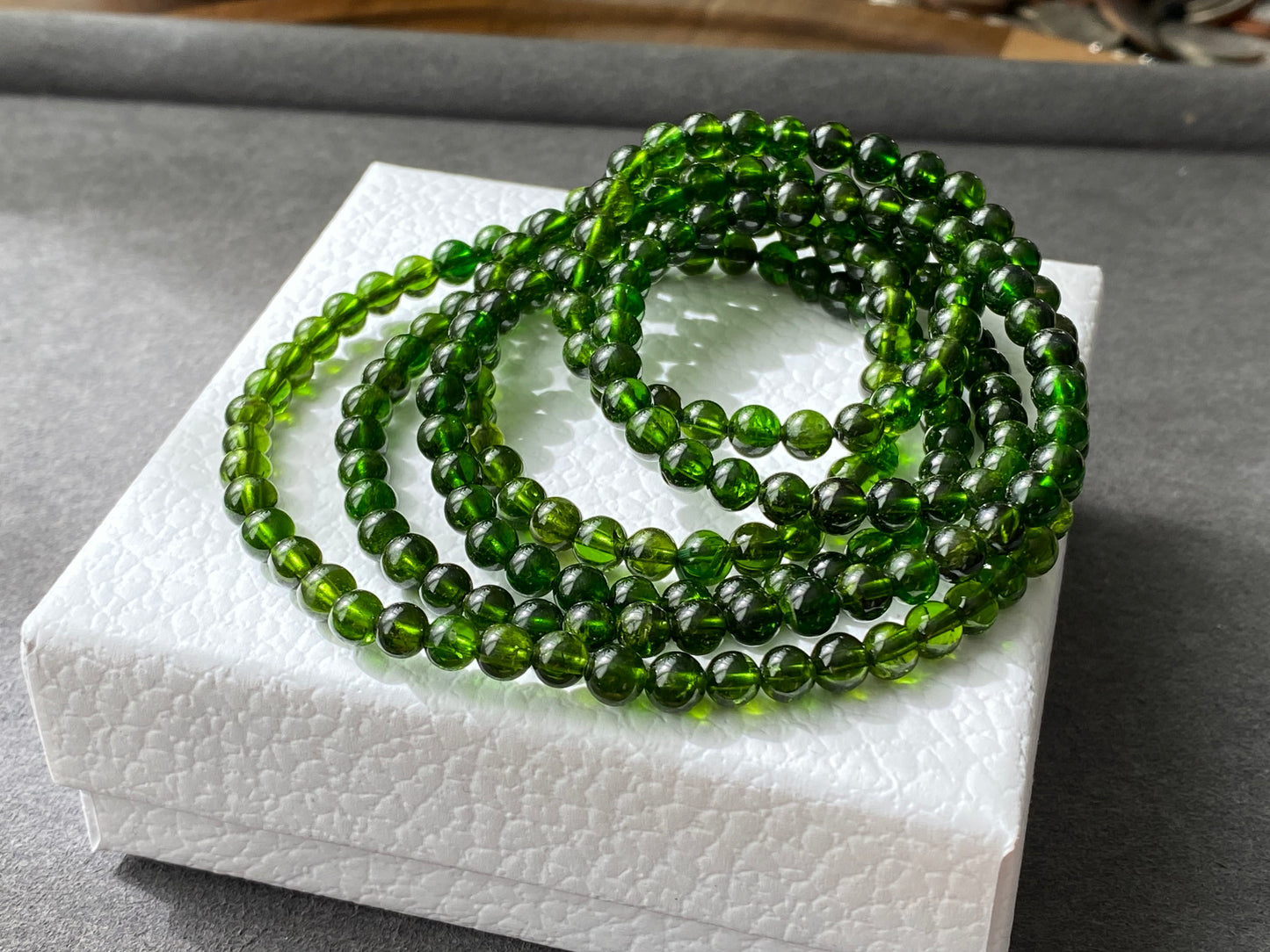 AAAAA Rare Genuine Natural High grade clear Green Diopside Chrome pefect round bead bracelet