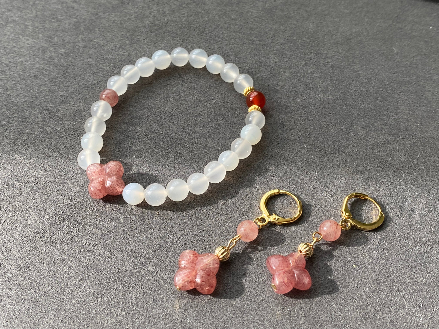 Natural four leaf clover Strawberry Quartz and Nanhong white agate Hanfu bracelet earring set